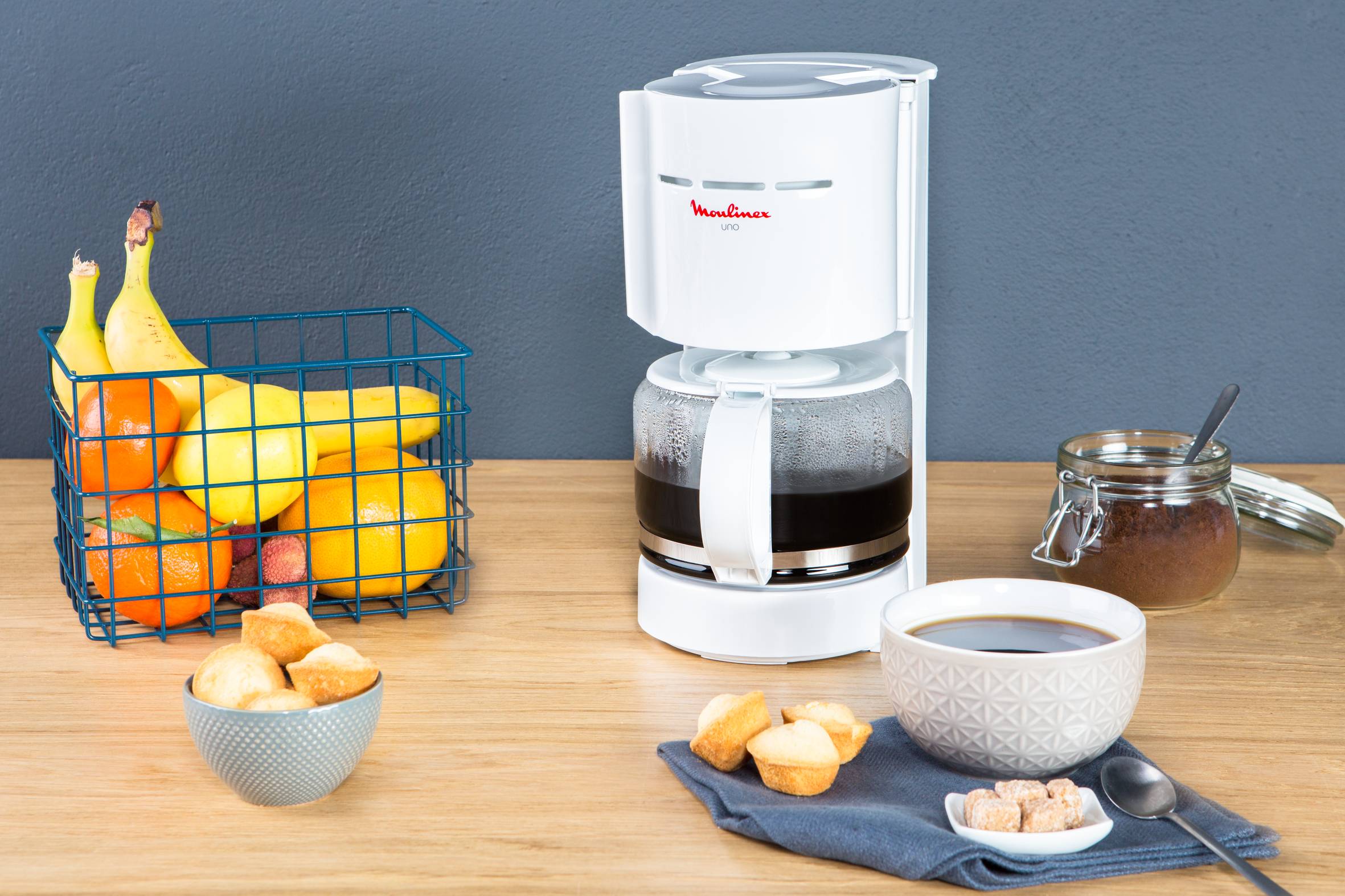 UNO BLANCHE 12 TASSES