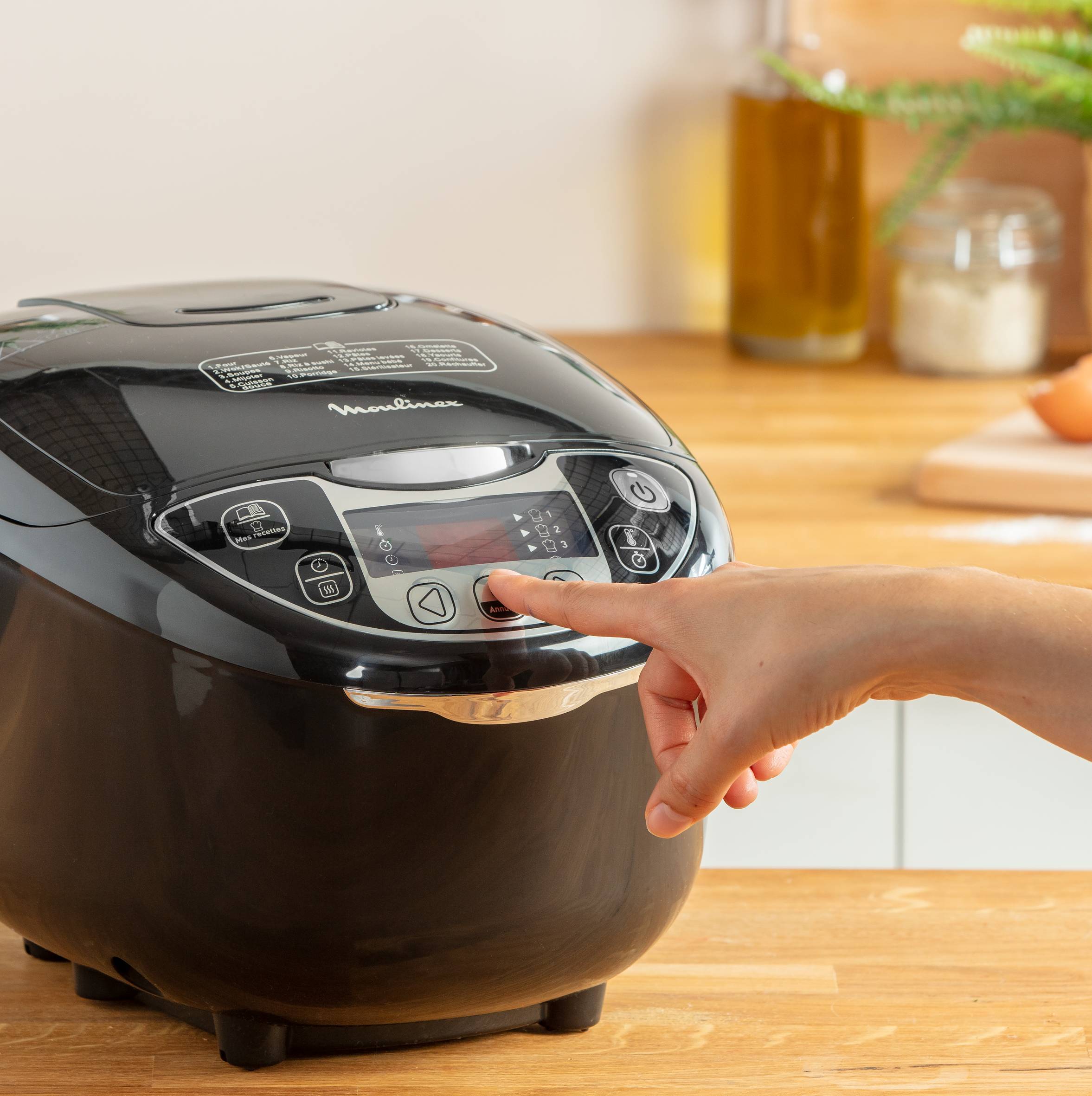 Fuzzy logic, Multicuiseur, 25 programmes, capacité généreuse 5 L, 4 à 5 personnes, Noir