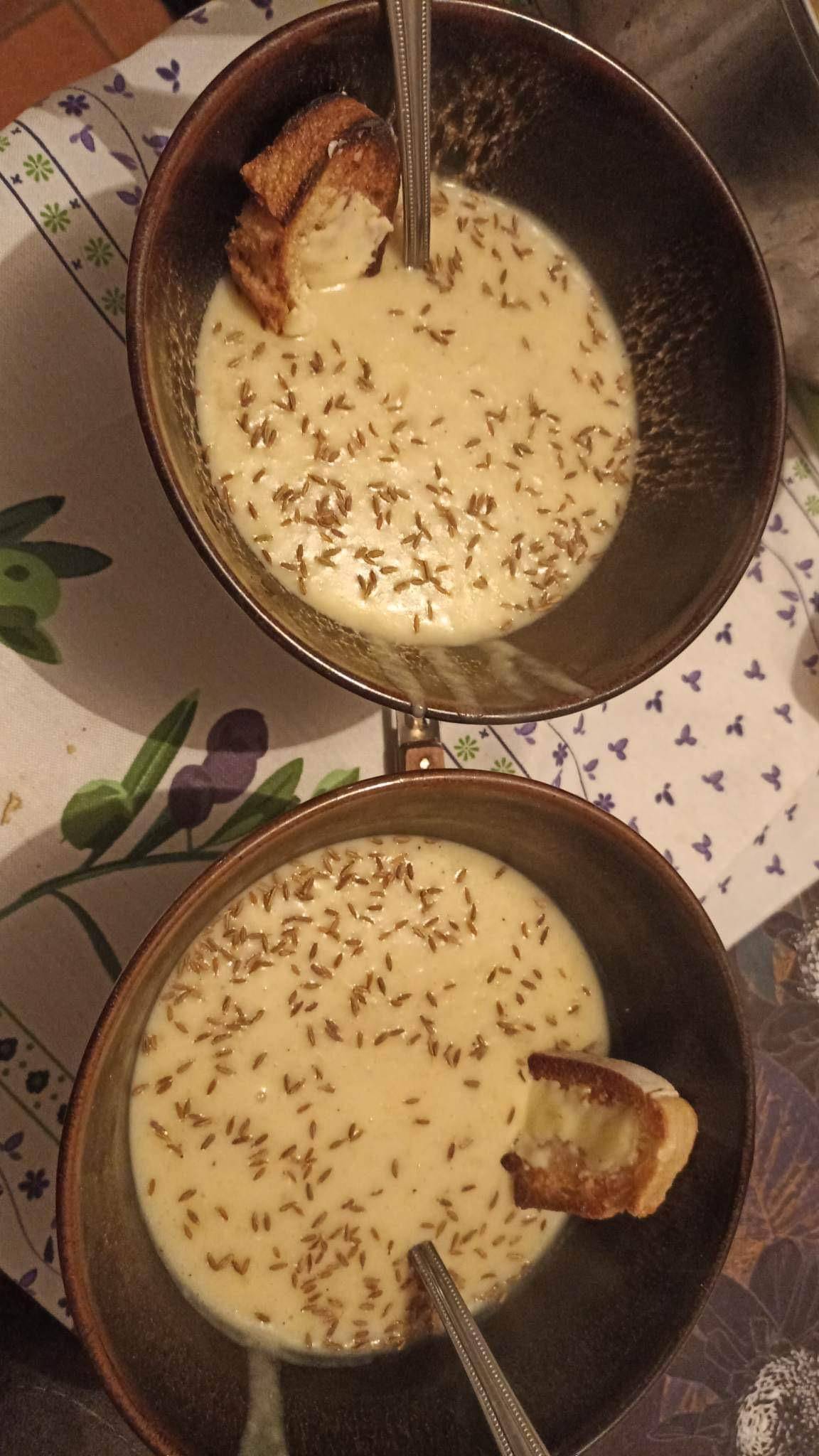 Soupe crémeuse de pomme de terre au munster et à la bière - Recette Cookeo V3 | Moulinex