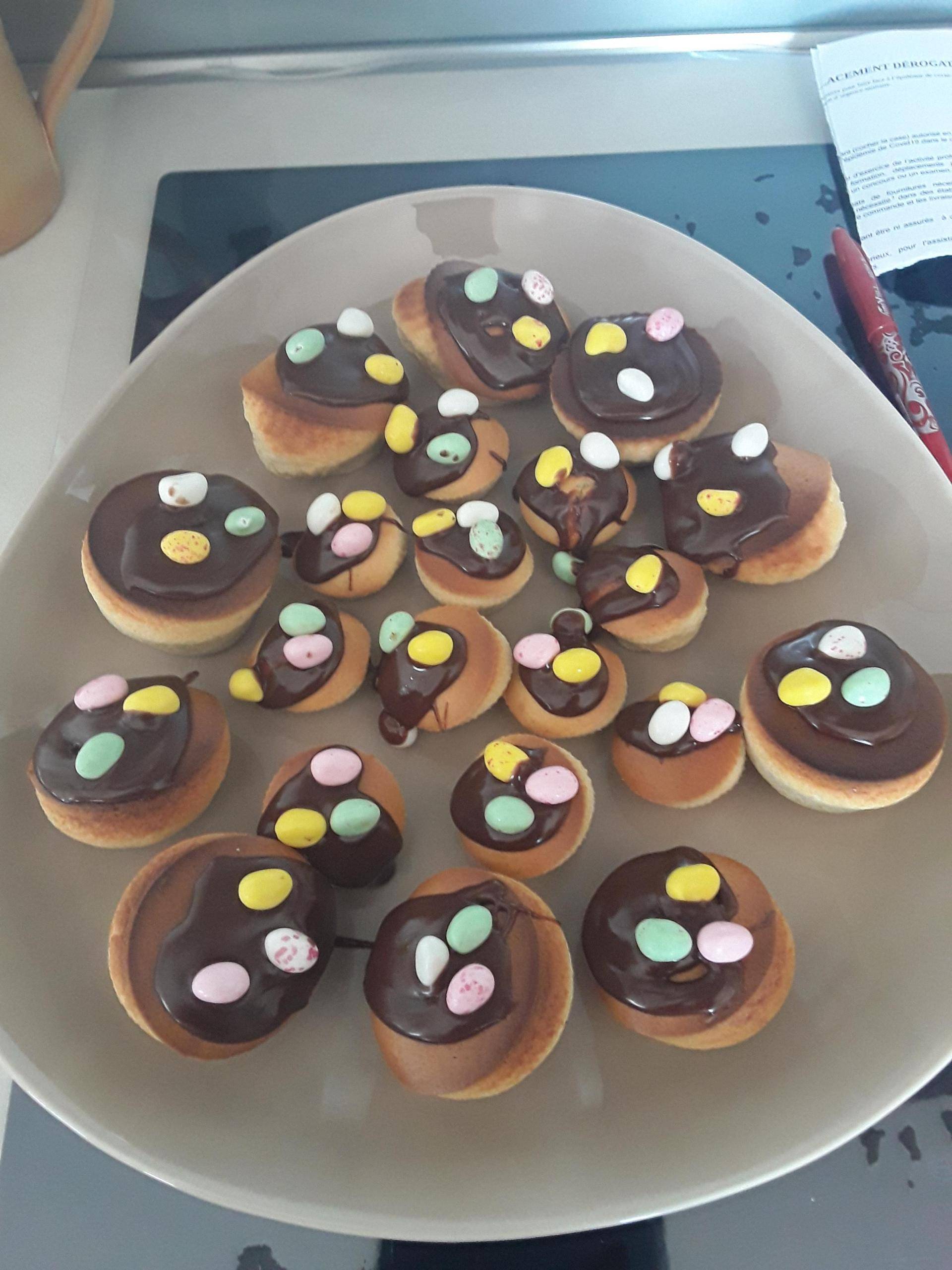 Cupcakes au chocolat et aux oeufs de Pâques - Recette Companion Connect XL | Moulinex