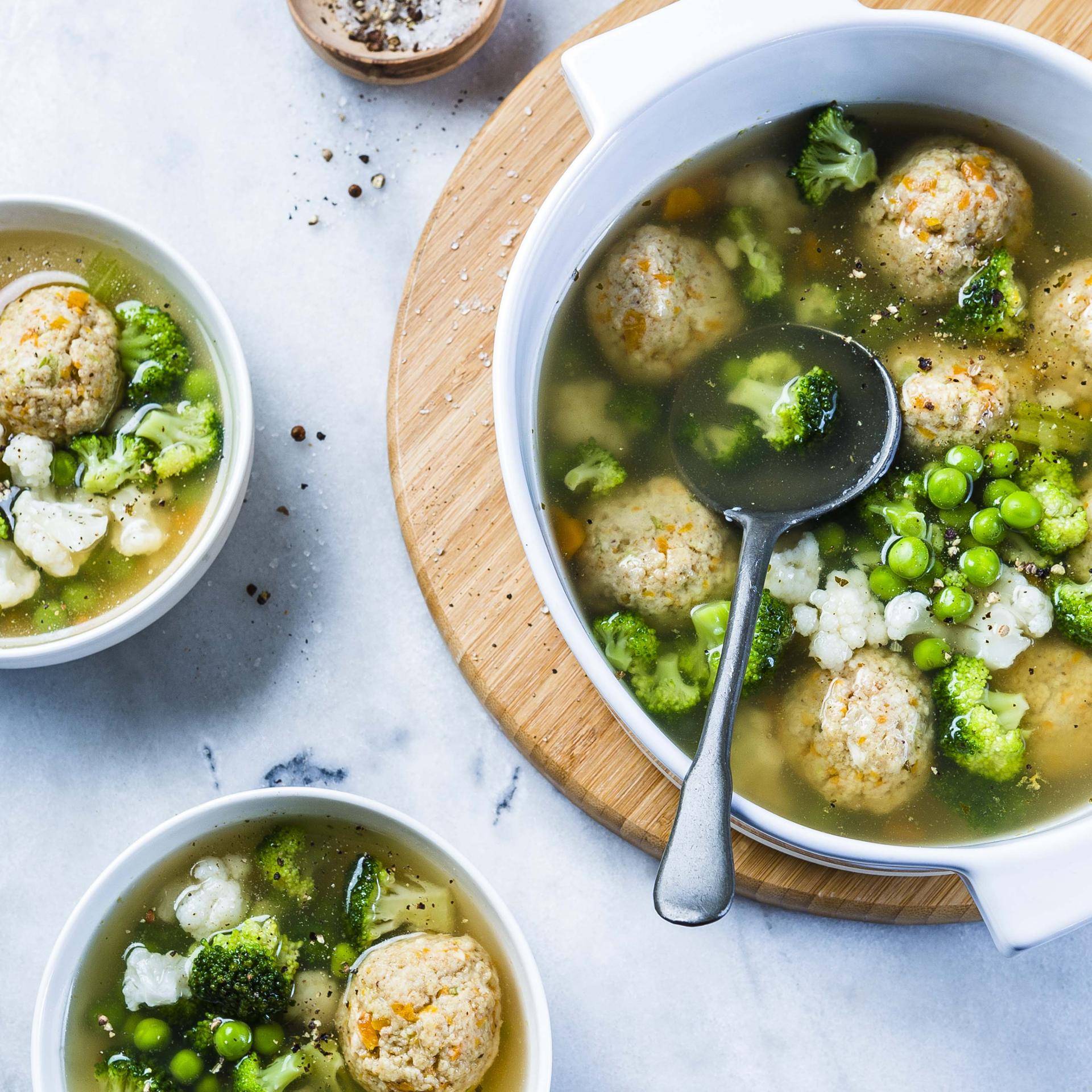 Soupe aux boulettes de volaille et petits légumes - Recette Cuiseur vapeur | Moulinex