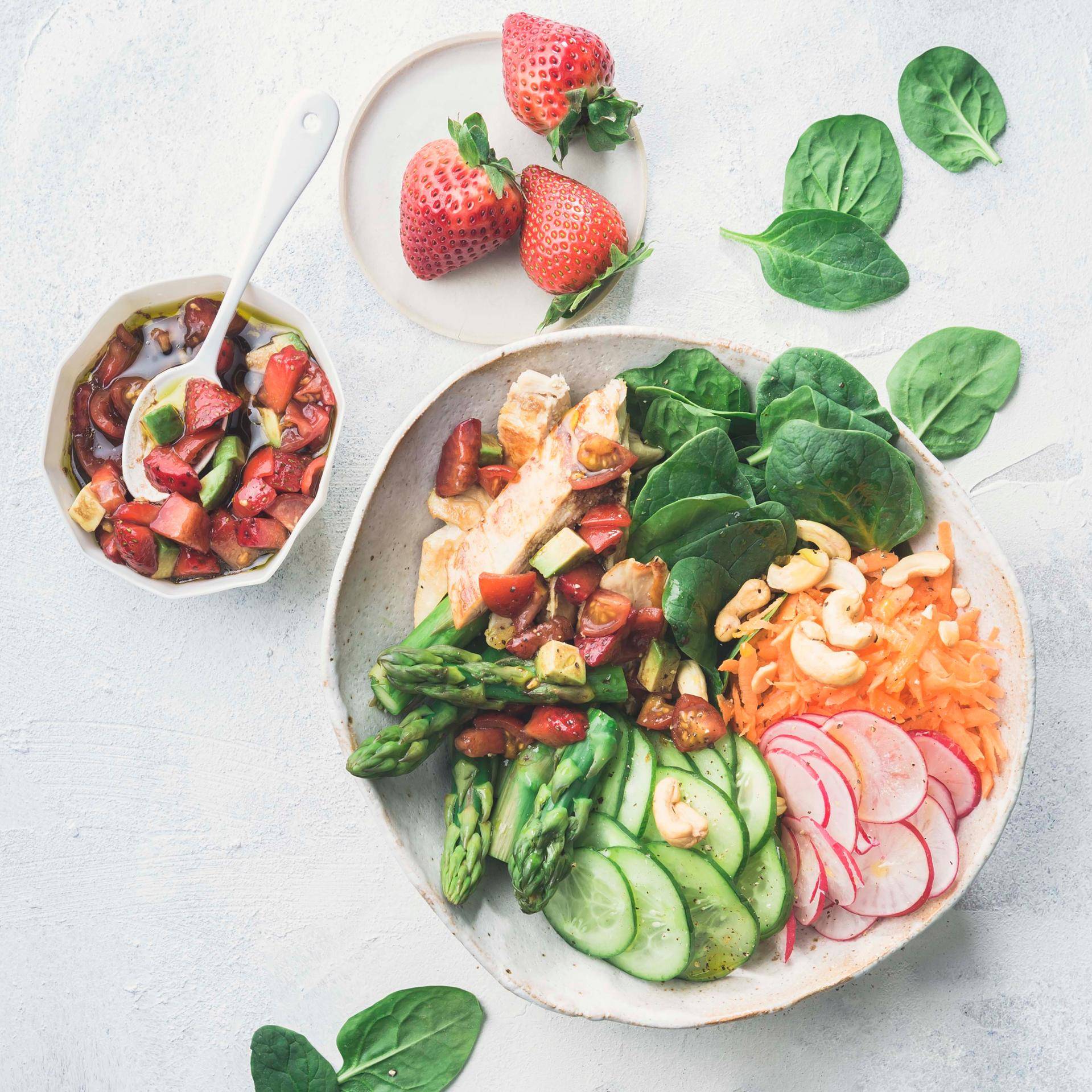 Buddha Bowl printanier asperges et salsa aux fraises - Recette Companion | Moulinex