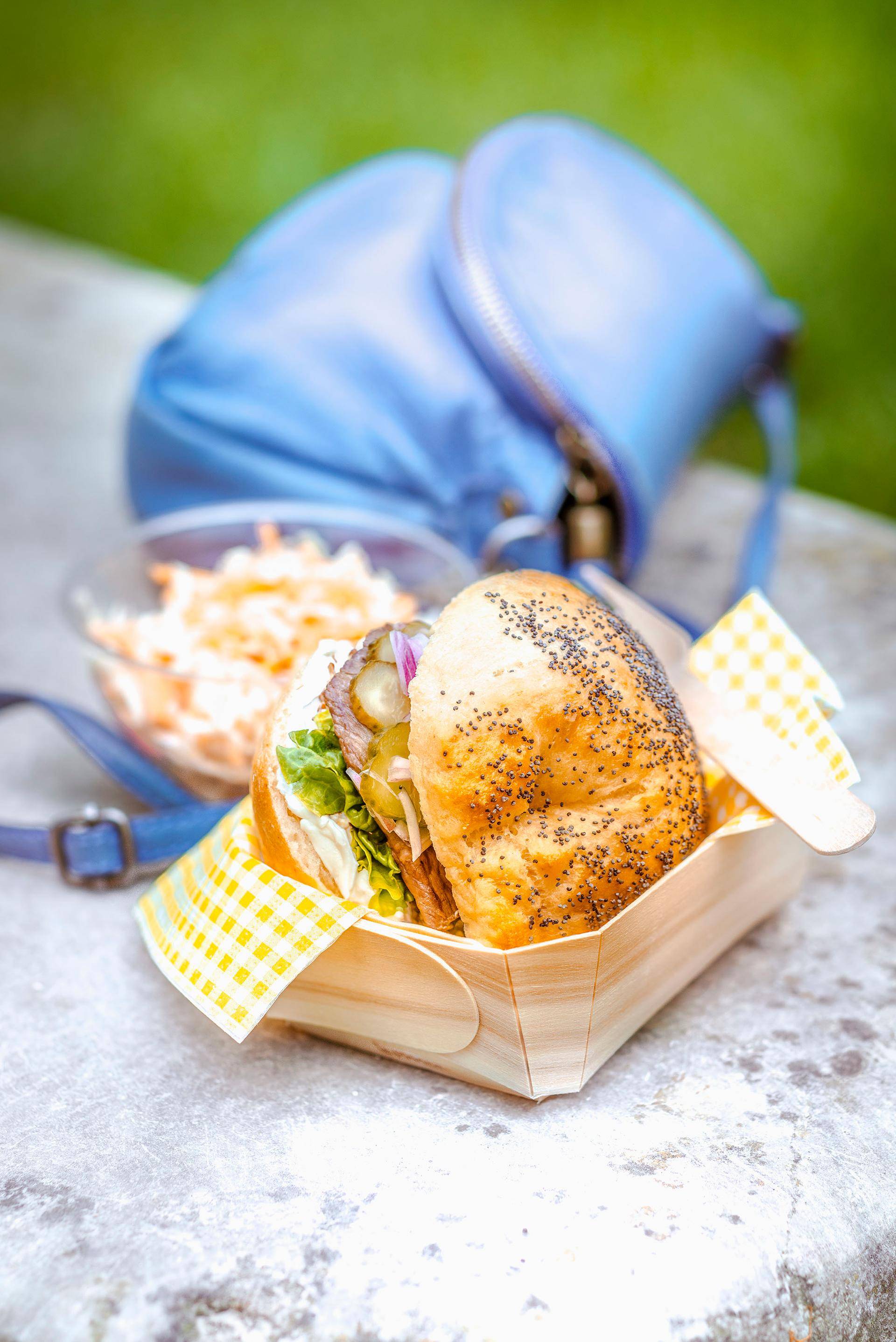 Bagels au pastrami et Coleslaw - Recette Companion Connect | Moulinex