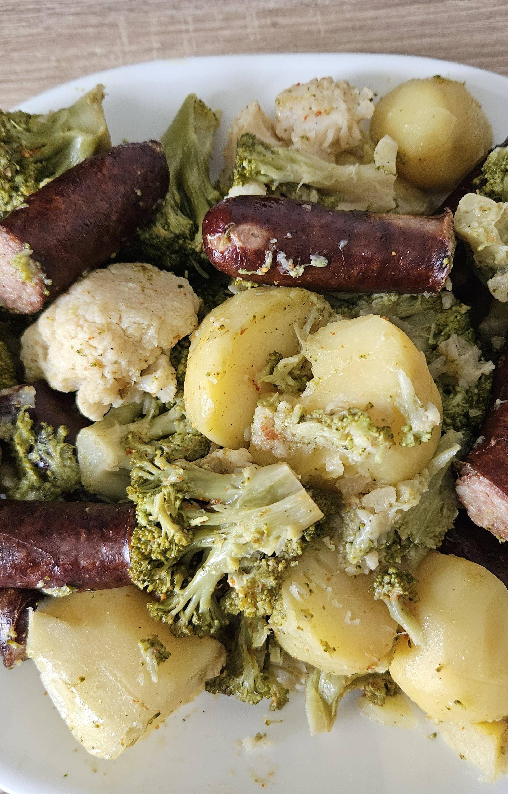 Saucisse fumée PdT Brocolis Chou Fleur - Recette Cookeo | Moulinex