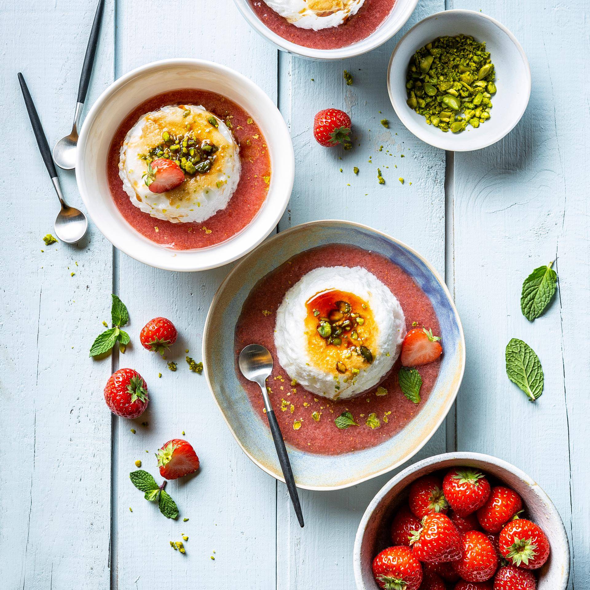 Mini îles flottantes aux fraises - Recette Cuiseur vapeur | Moulinex