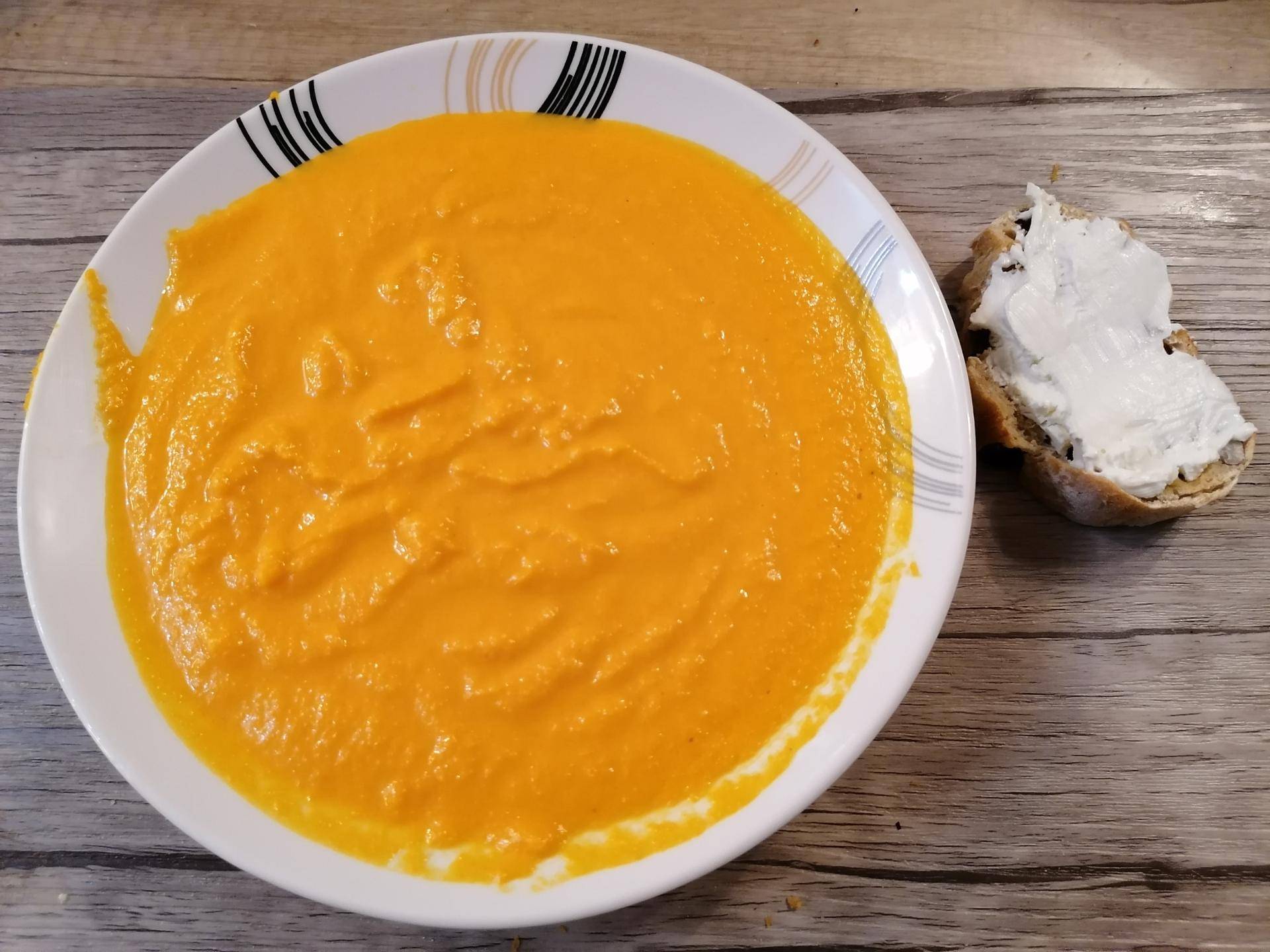 Velouté de carottes au St Môret - Recette Companion Connect | Moulinex