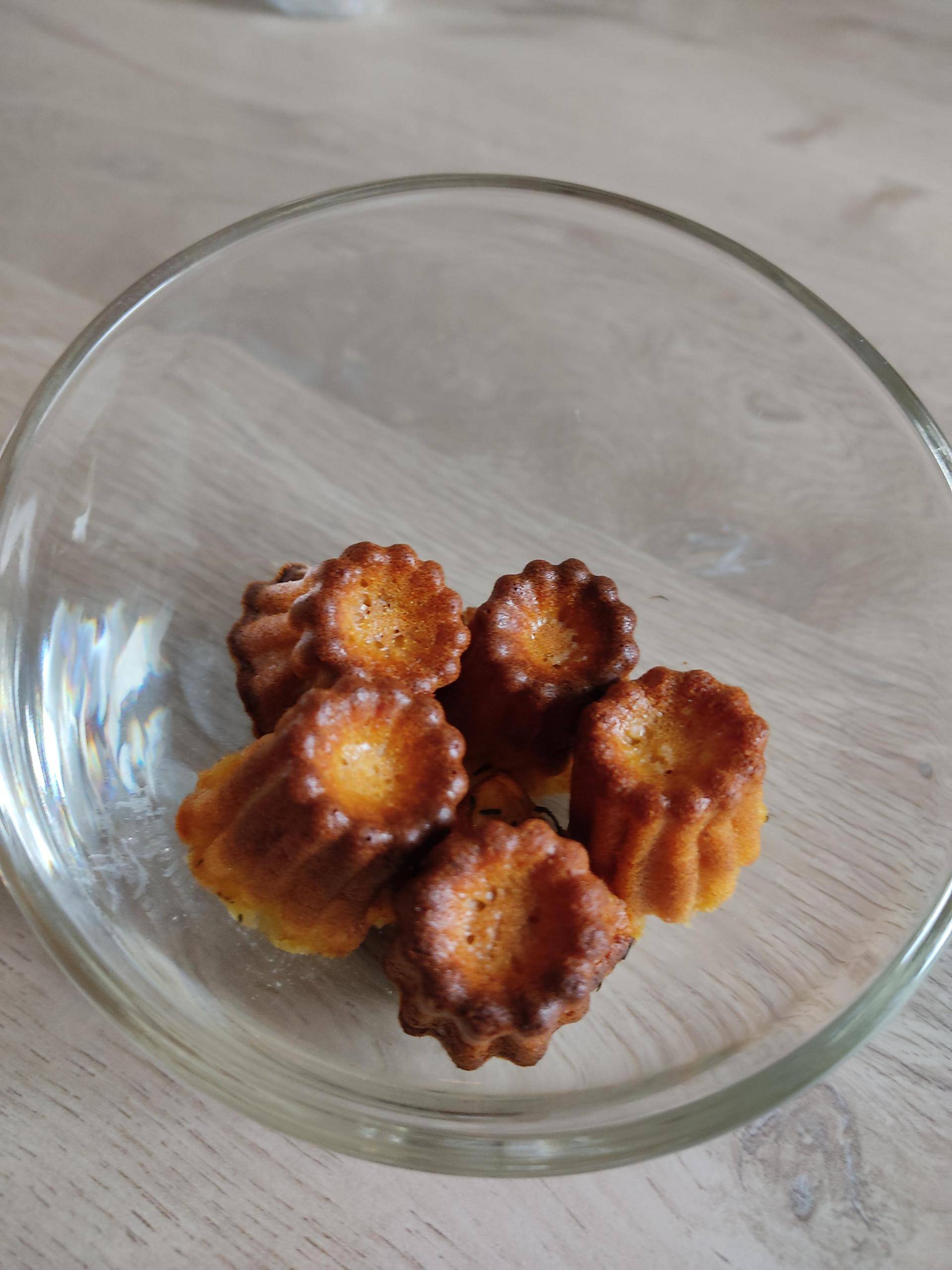 Minis cannelés chèvre miel et thym - Recette Companion Connect XL | Moulinex