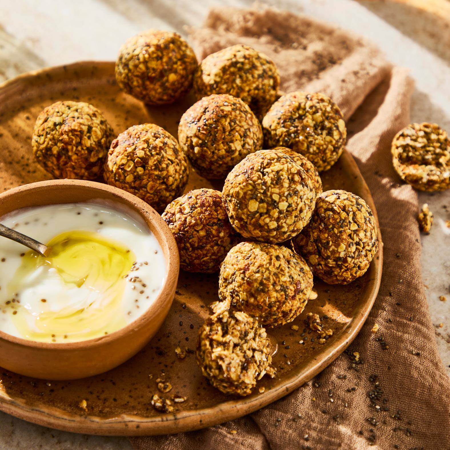 Boules d'énergie aux flocons d'avoine et aux dattes - Recette Easy Fry Compact | Moulinex