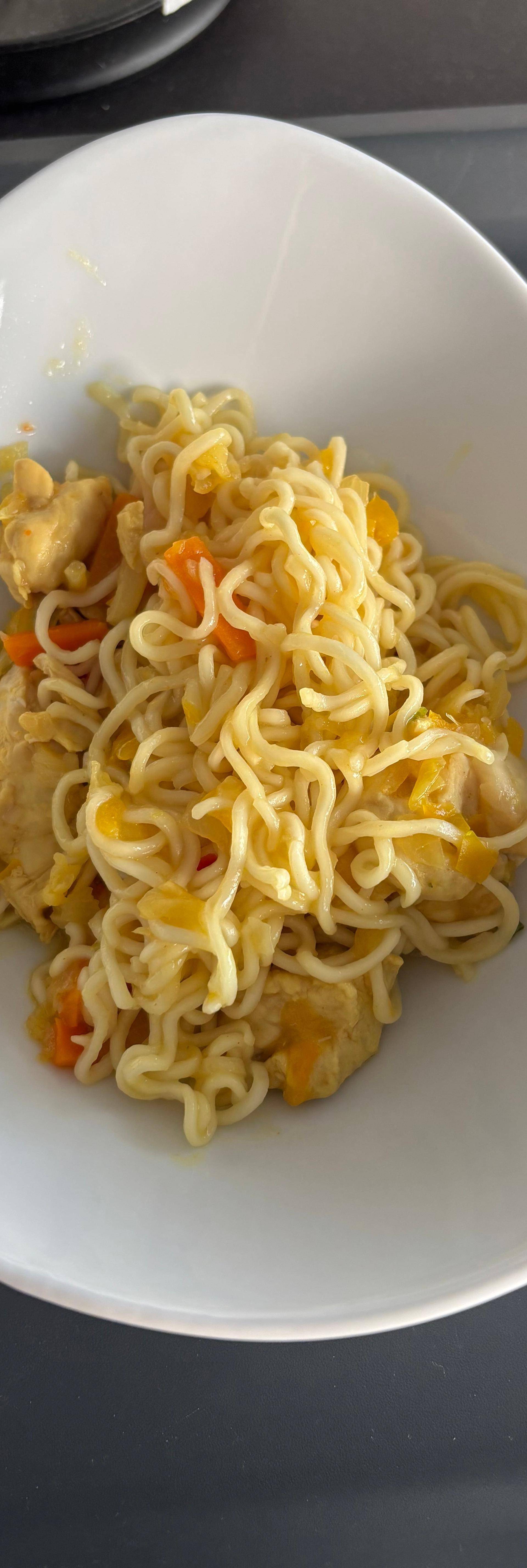 Nouilles Udon aux légumes sauce asiatique - Recette Cookeo V3 | Moulinex
