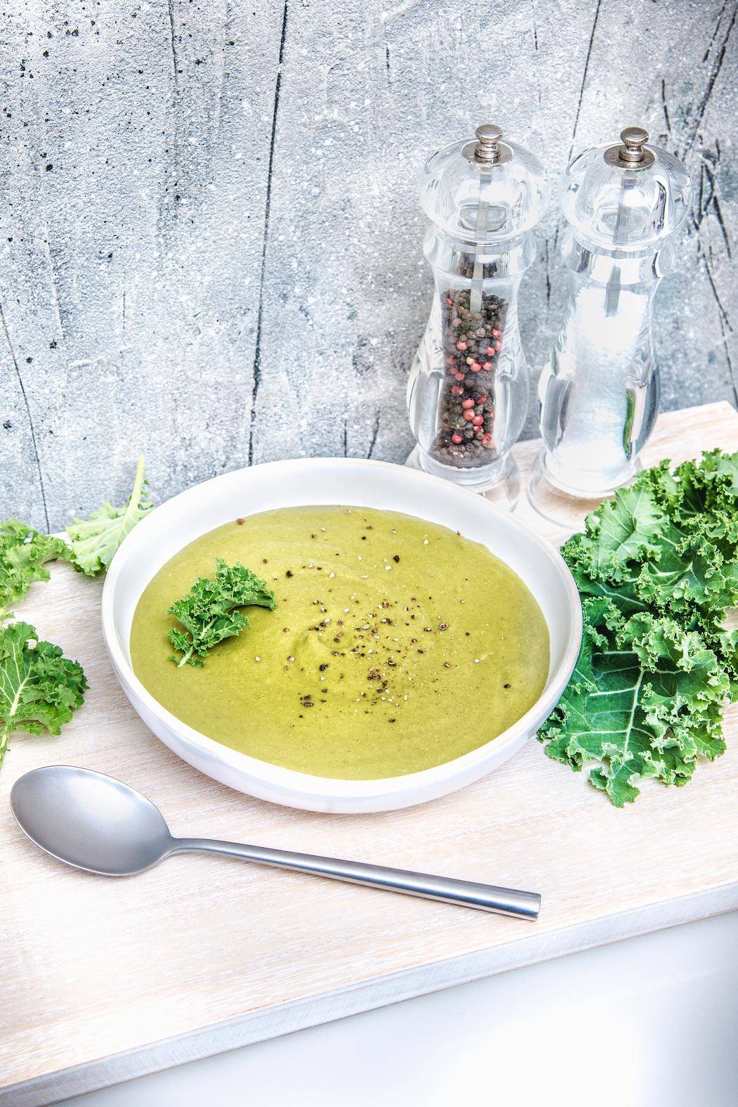 Soupe détox au chou kale pois cassés et tofu - Recette undefined | Moulinex