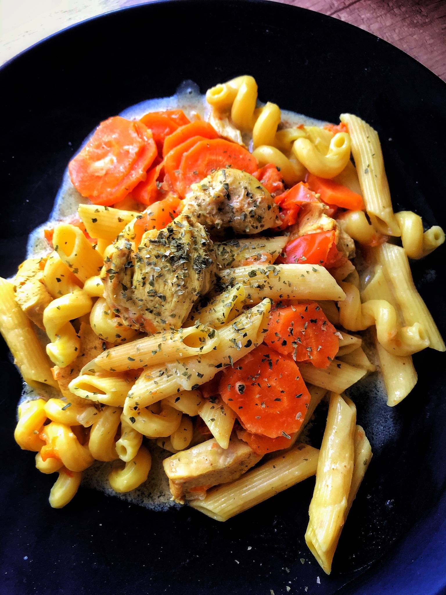 Pâtes au poulet et petits légumes - Recette Cookeo | Moulinex