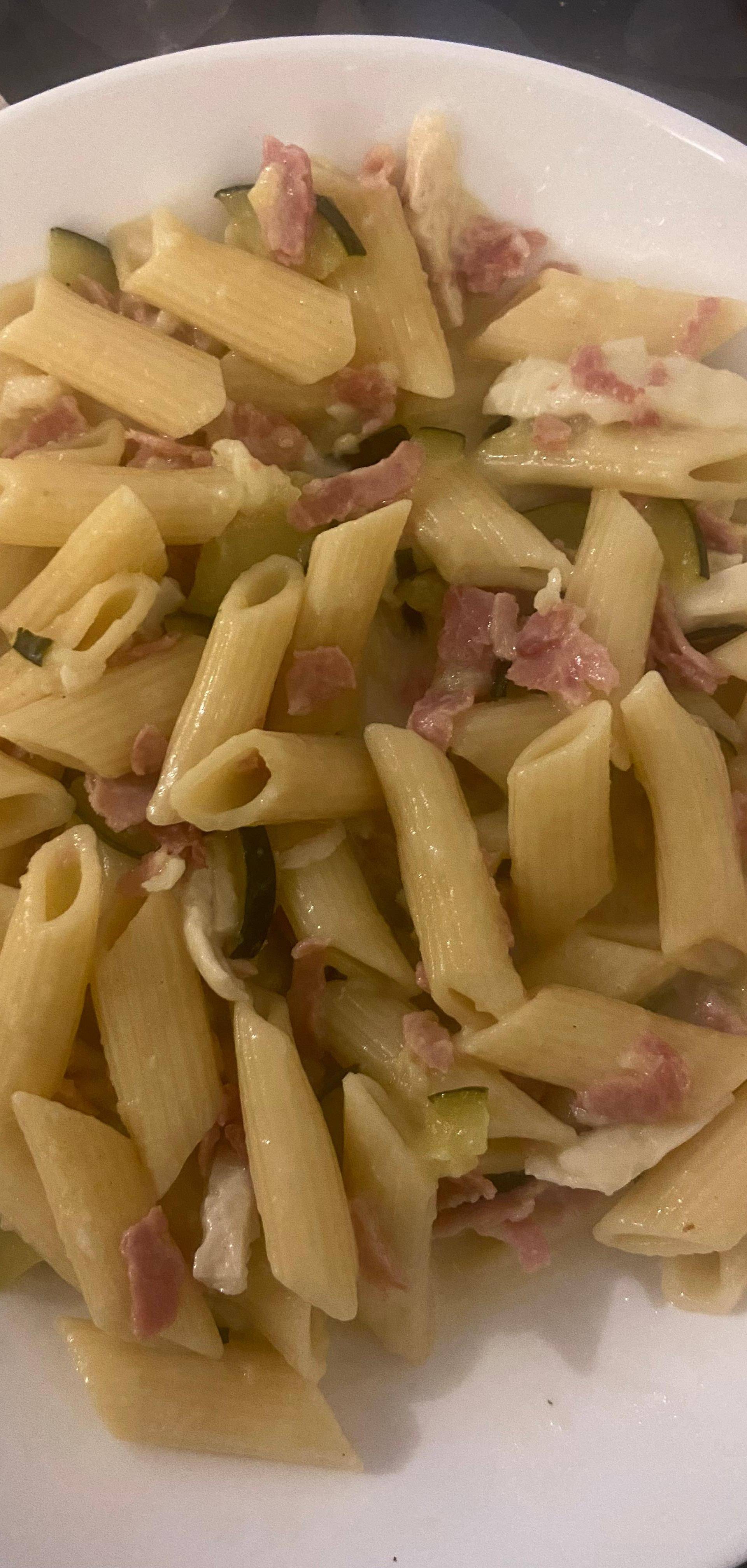Pâtes aux courgettes & allumettes de jambon - Recette Cookeo | Moulinex