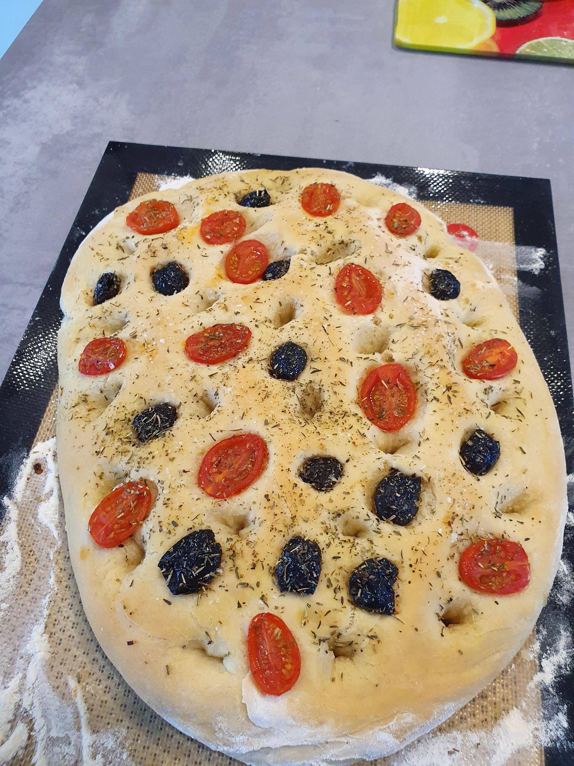 Foccacia olives noires tomates cerises - Recette Companion Connect XL | Moulinex