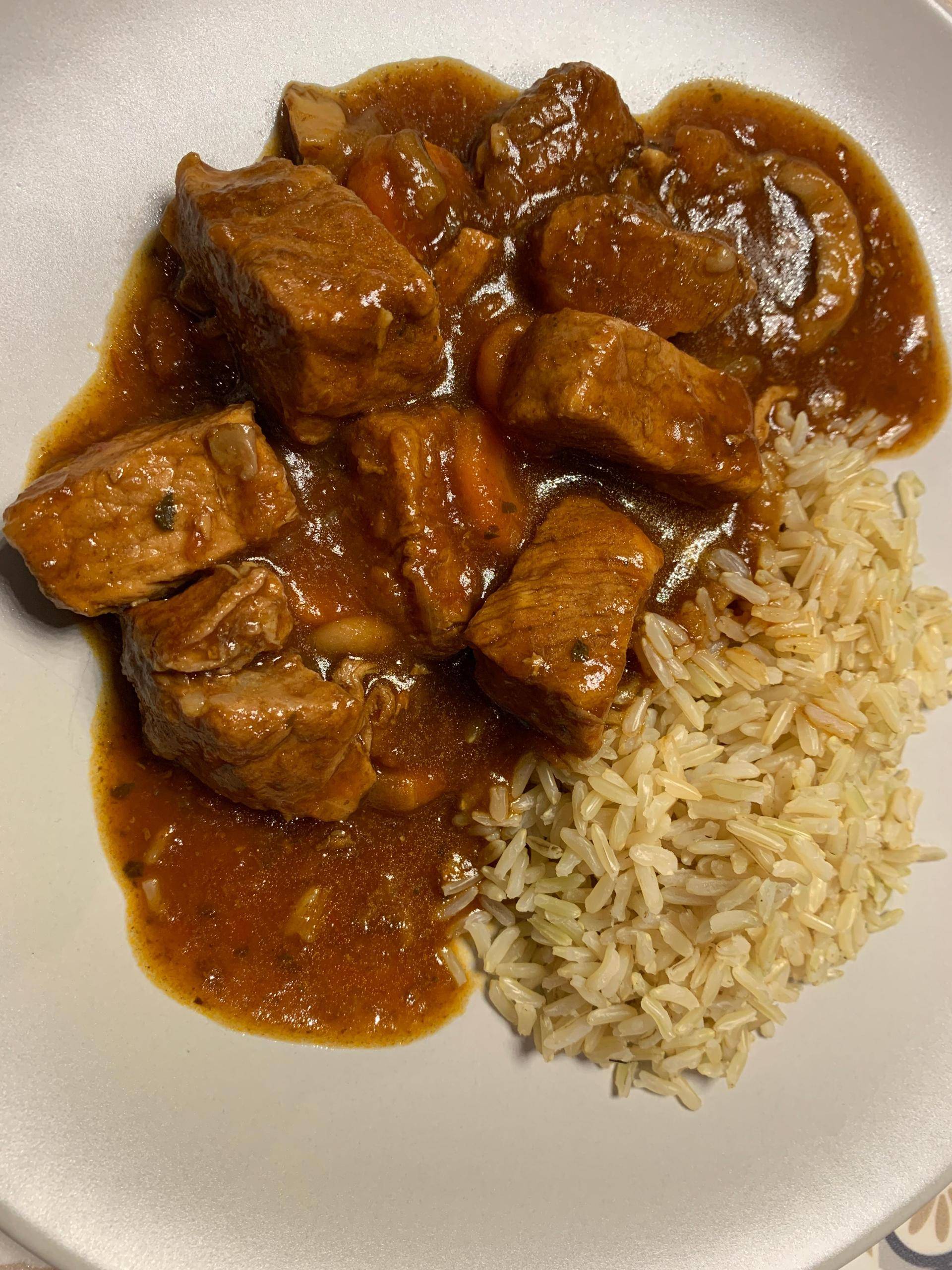 Goulasch porc, carottes, sauce balsamique - Recette Cookeo | Moulinex