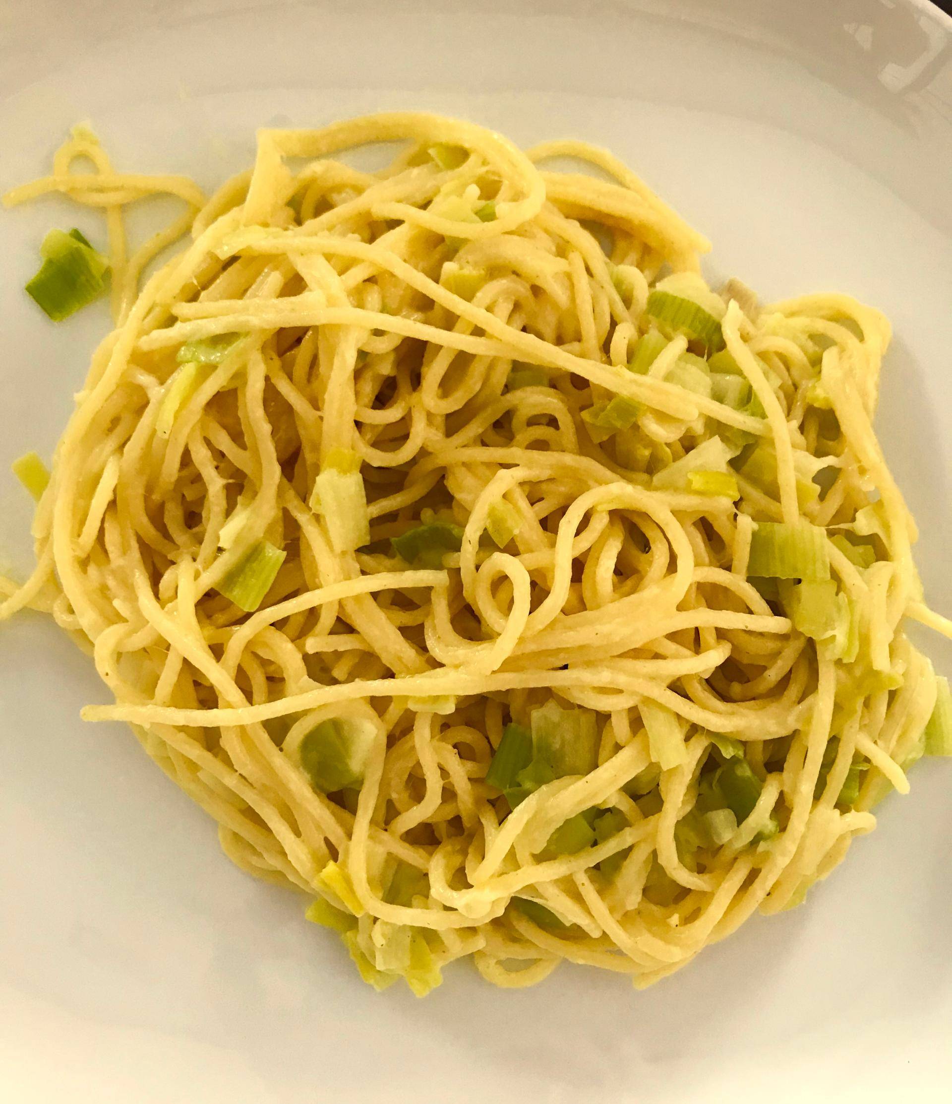 Spaghettis aux poireaux-curry - Recette Companion | Moulinex