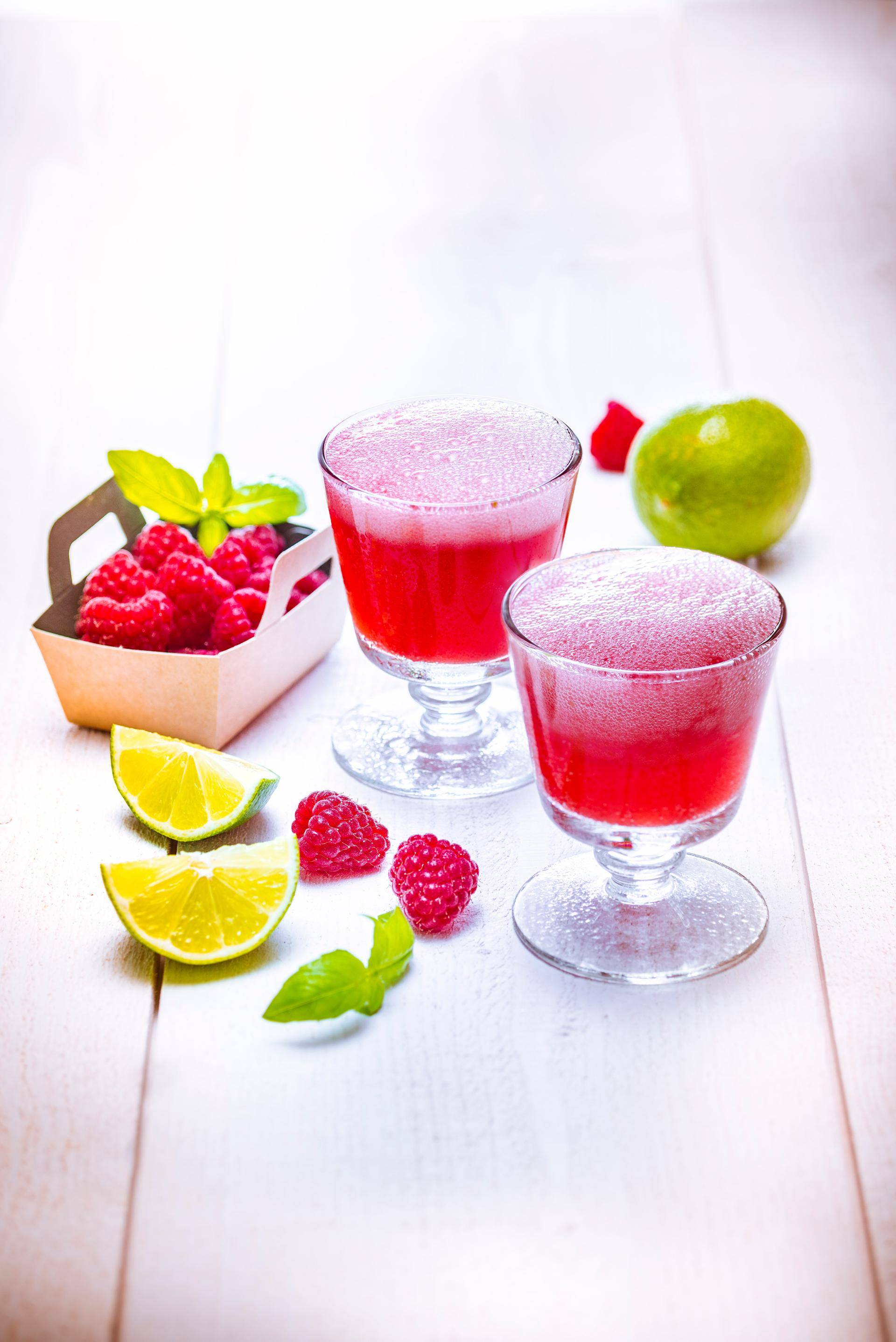 Cocktail framboise et limonade - Recette Ultrablend Cook | Moulinex