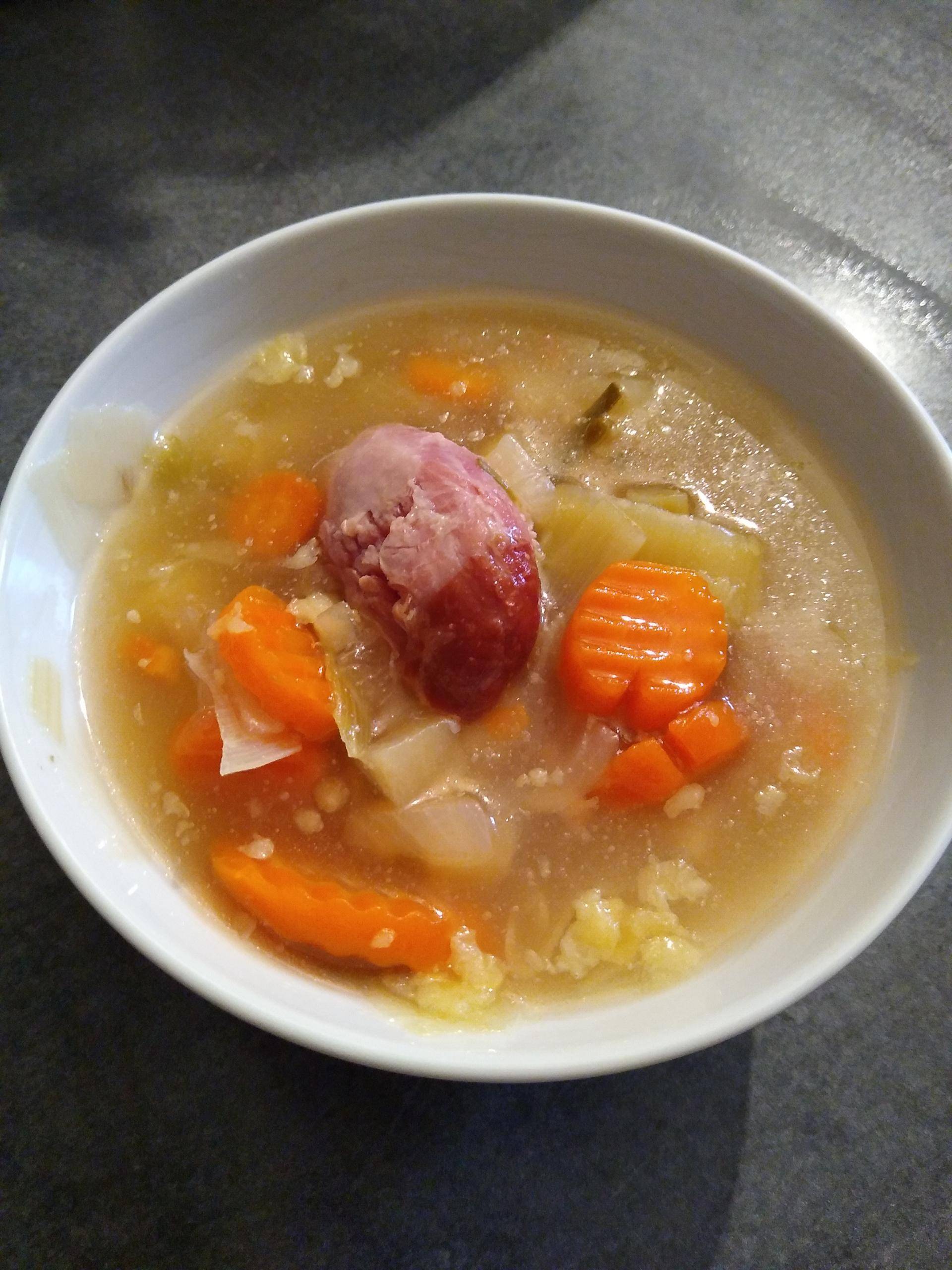 Bouillon de légumes et jarret de porc fumé - Recette Cookeo | Moulinex