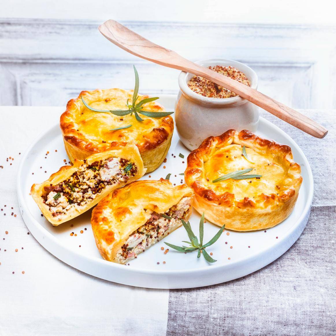 Tourte individuelle au poulet, estragon et moutarde ancienne - Recette Companion | Moulinex