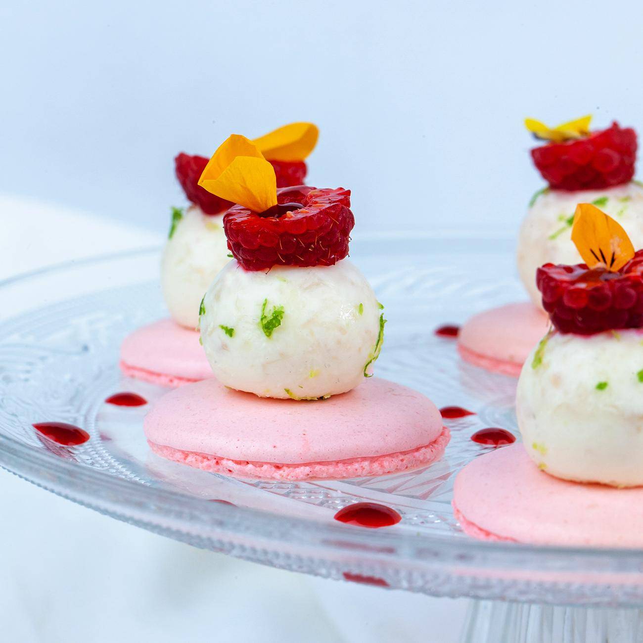 Macaron litchi framboises - Recette Companion | Moulinex