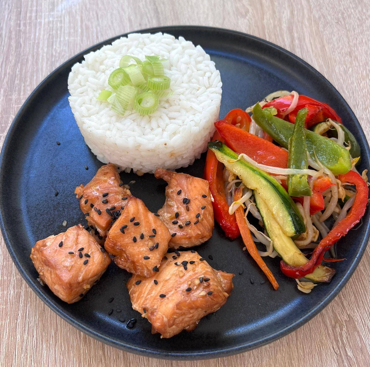 Bouchées de saumon thaï et légumes colorés - Recette Dual EasyFry | Moulinex