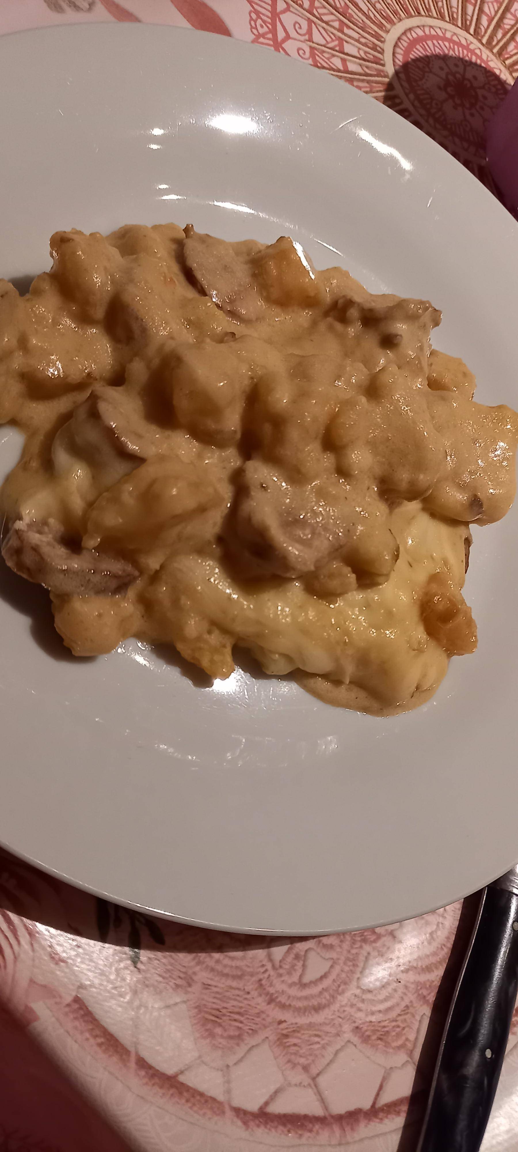 Pommes de terres, saucisses de Montbéliard et raclette - Recette Cookeo | Moulinex