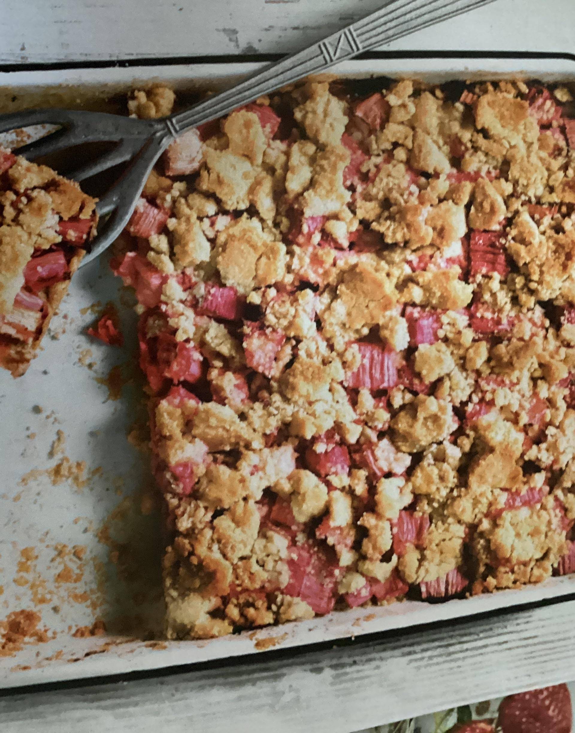 Tarte fraises rhubarbe façon crumble - Recette Companion | Moulinex