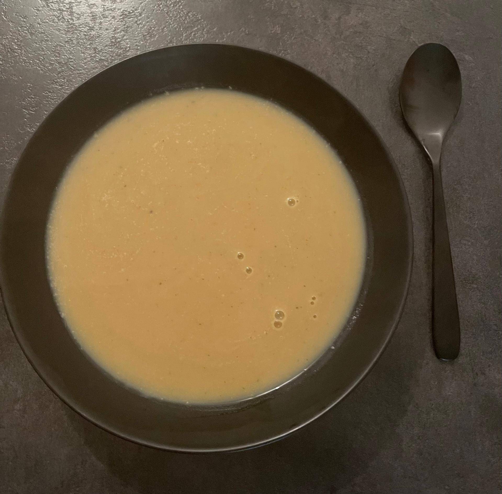 Soupe à la courgette, pomme de terre, oignons et vache qui rit - Recette Cookeo V3 | Moulinex