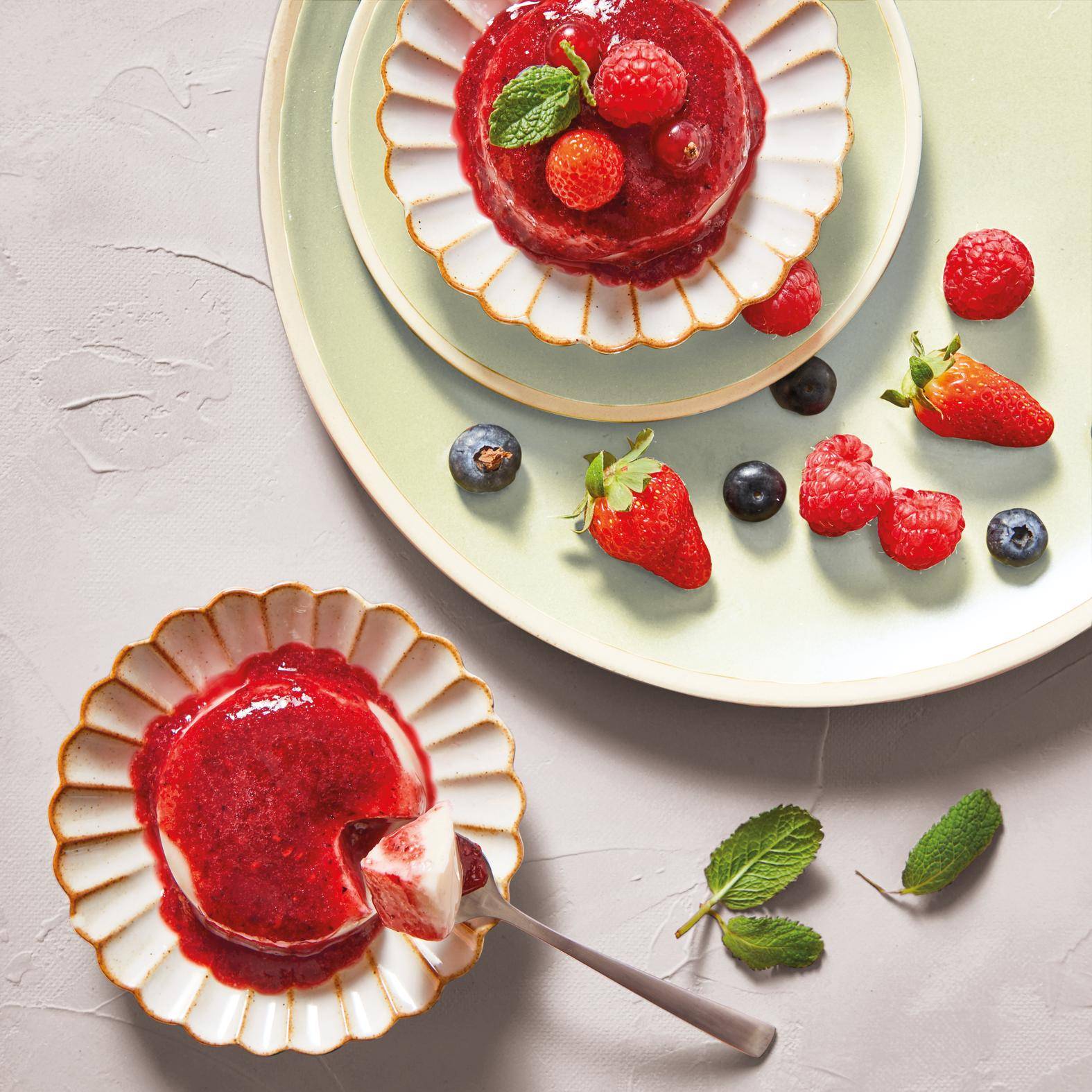 Panna cotta vanille et coulis de fruits rouges - Recette Kitchen Machines Touch/Touch + | Moulinex