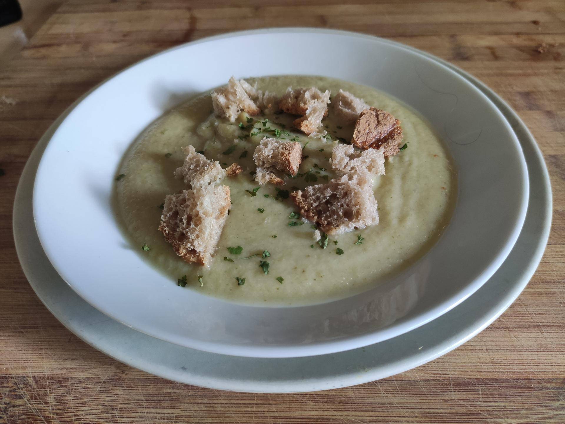 Velouté de fanes de chou-fleur - Recette Companion Connect XL | Moulinex