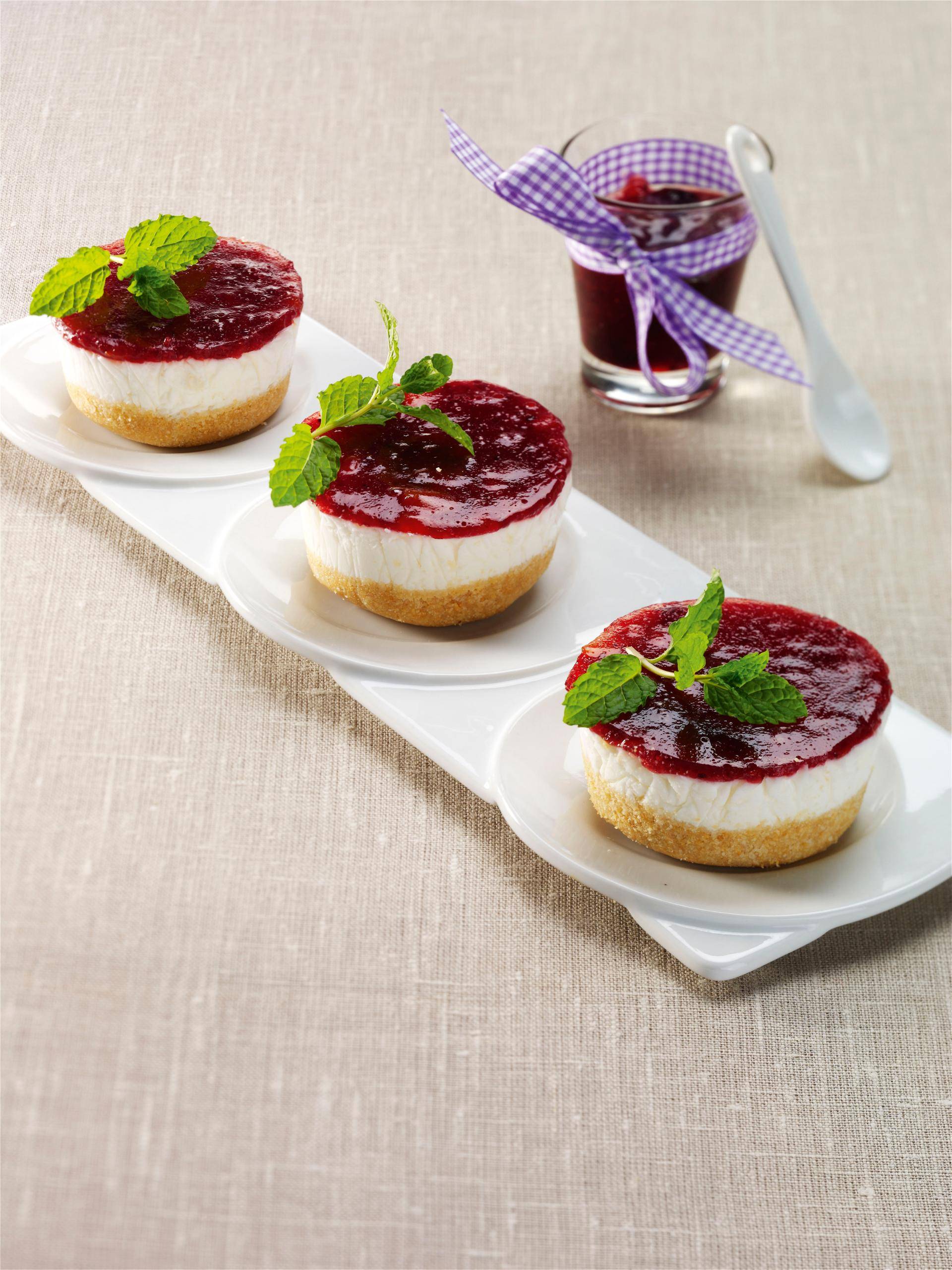 Petits gâteaux au fromage avec du yaourt et des baies mélangées - Recette Companion Connect | Moulinex