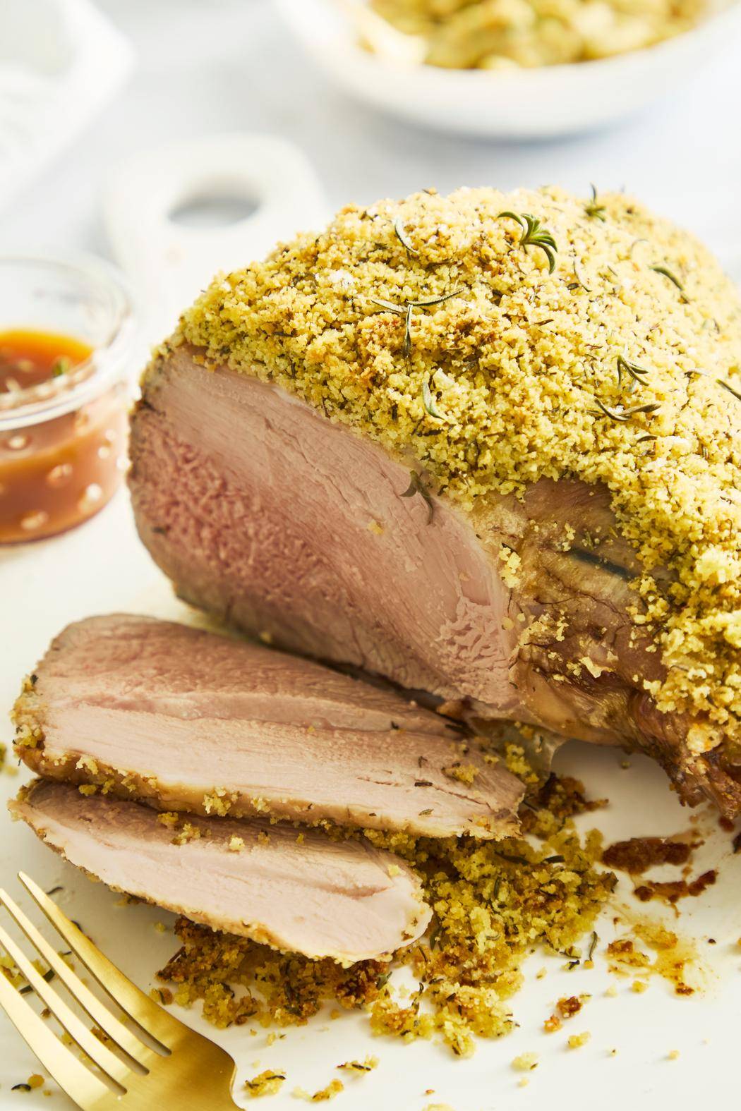Gigot d'agneau en croûte d'herbes - Recette Easy Fry Max | Moulinex