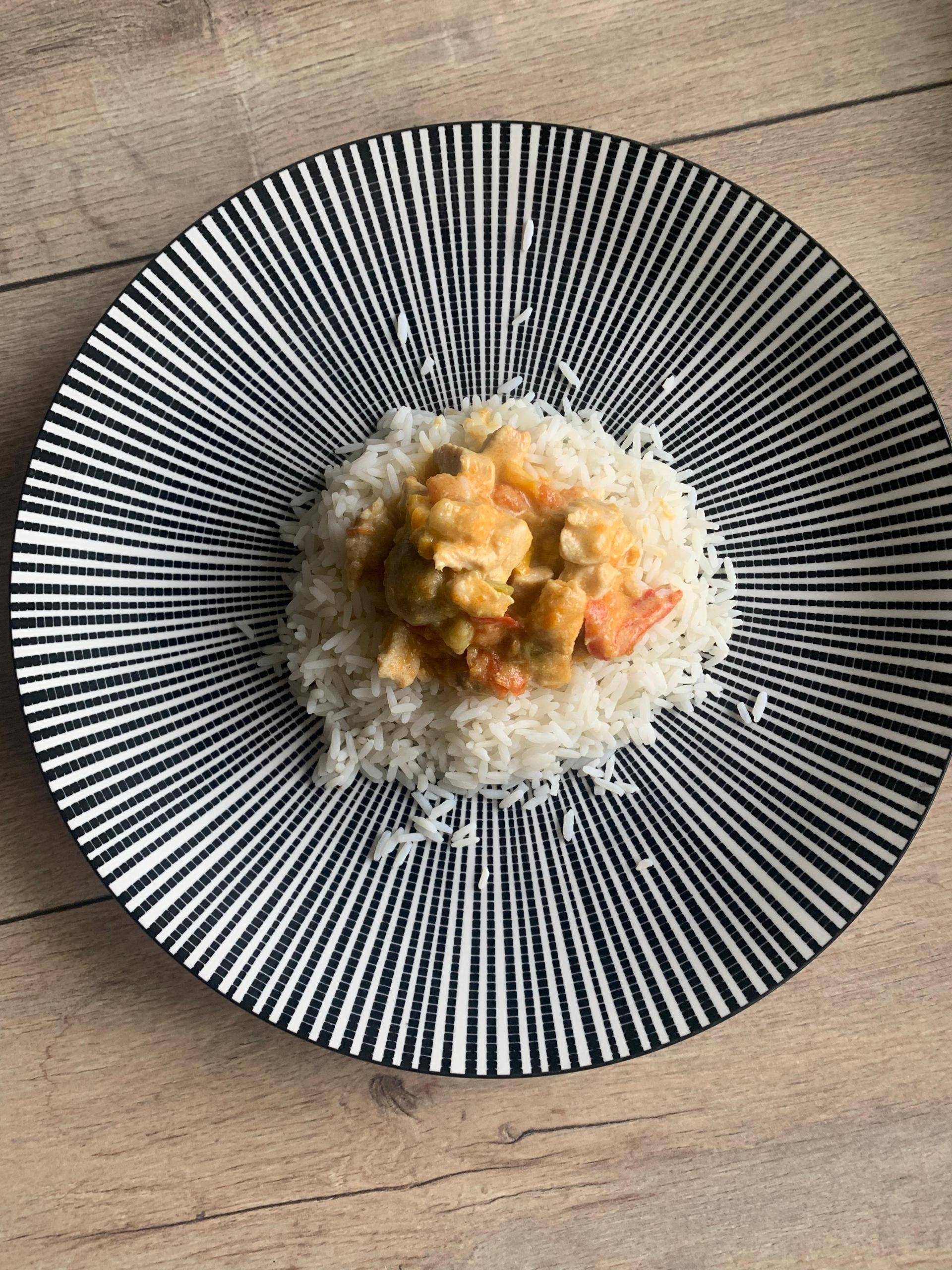 Riz aux légumes et émincés de poulet - Recette Cookeo | Moulinex