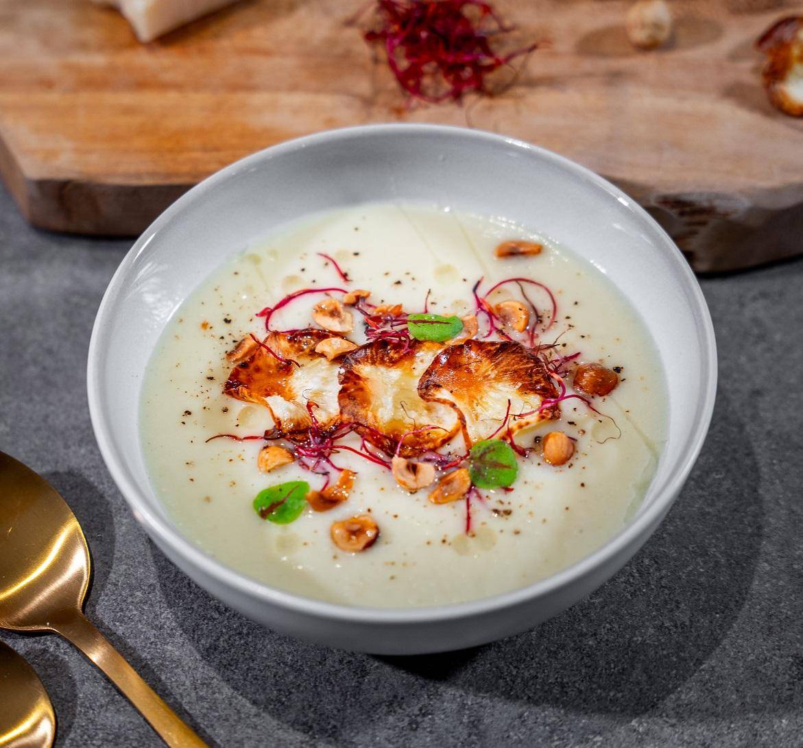 Velouté de céleri rave, pomme, parmesan & huile de truffe - Recette Perfectmix Cook | Moulinex
