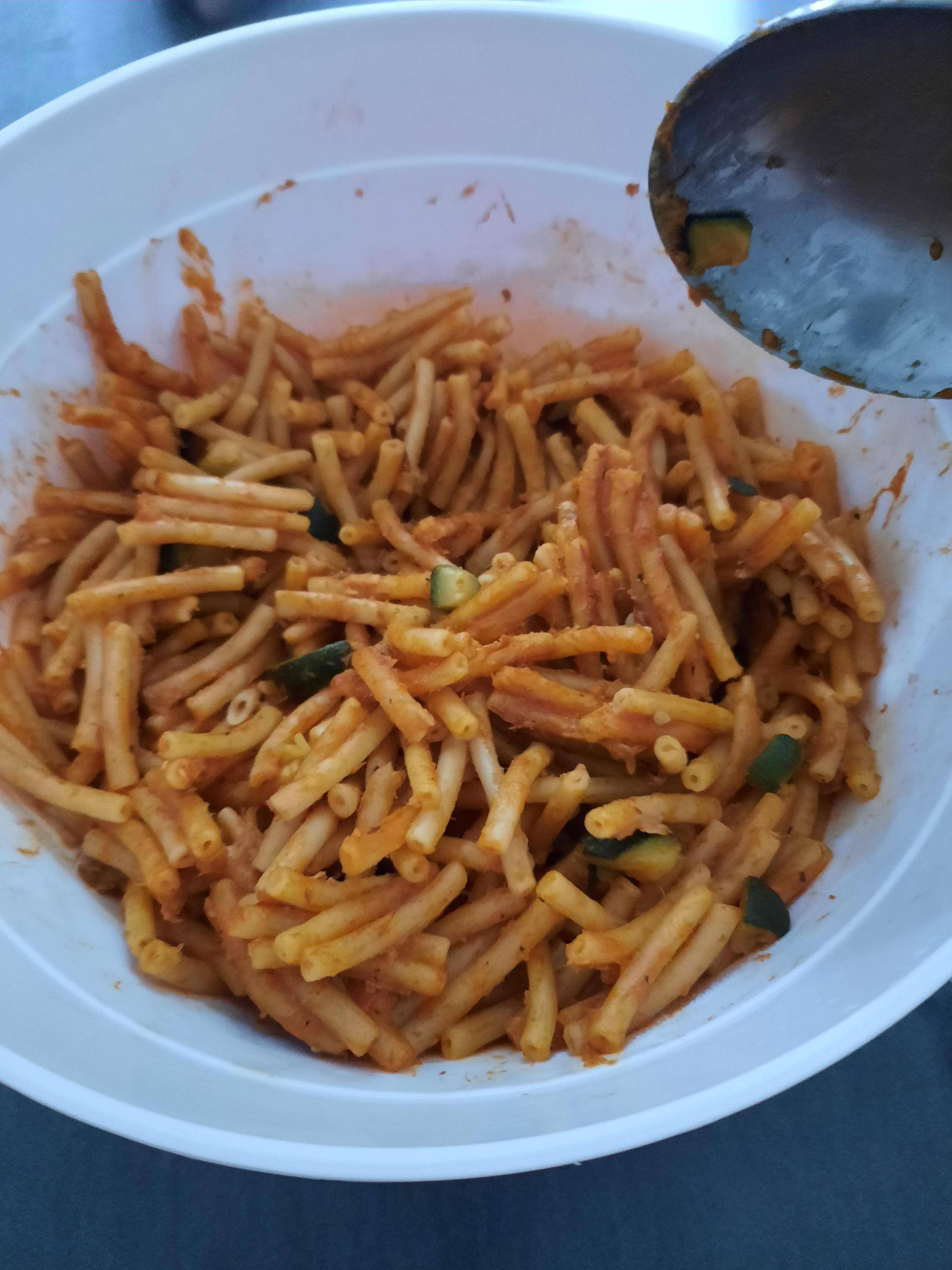 Macaronis aux courgettes et au thon à la tomate - Recette Companion XL | Moulinex