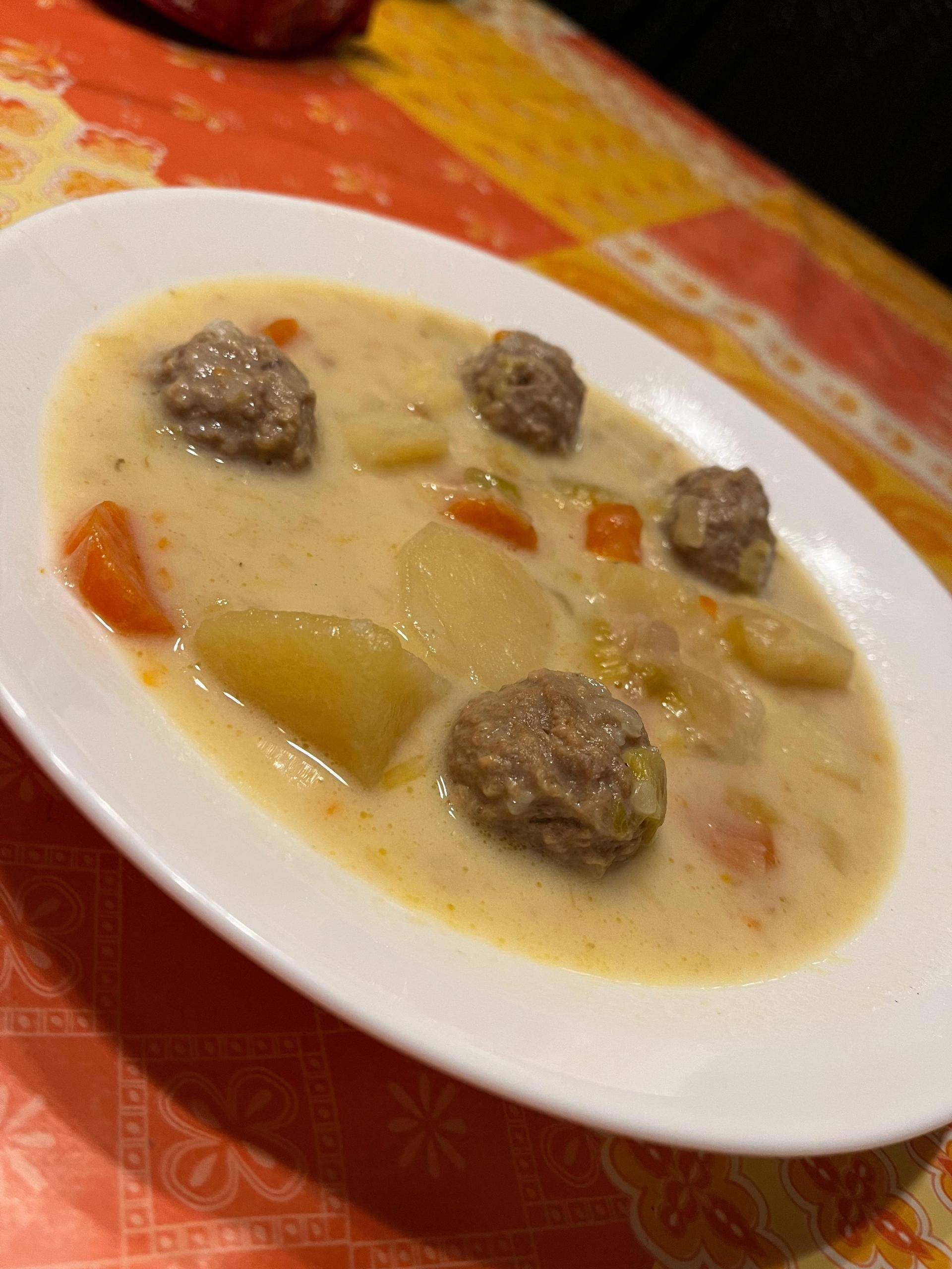 Soupe blanche au boulettes de bœuf - Recette Cookeo | Moulinex