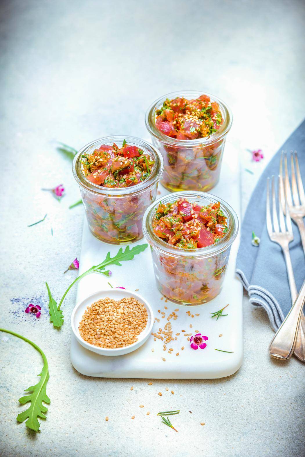 Tartare de thon, marinade roquette et tomates confites - Recette Companion | Moulinex