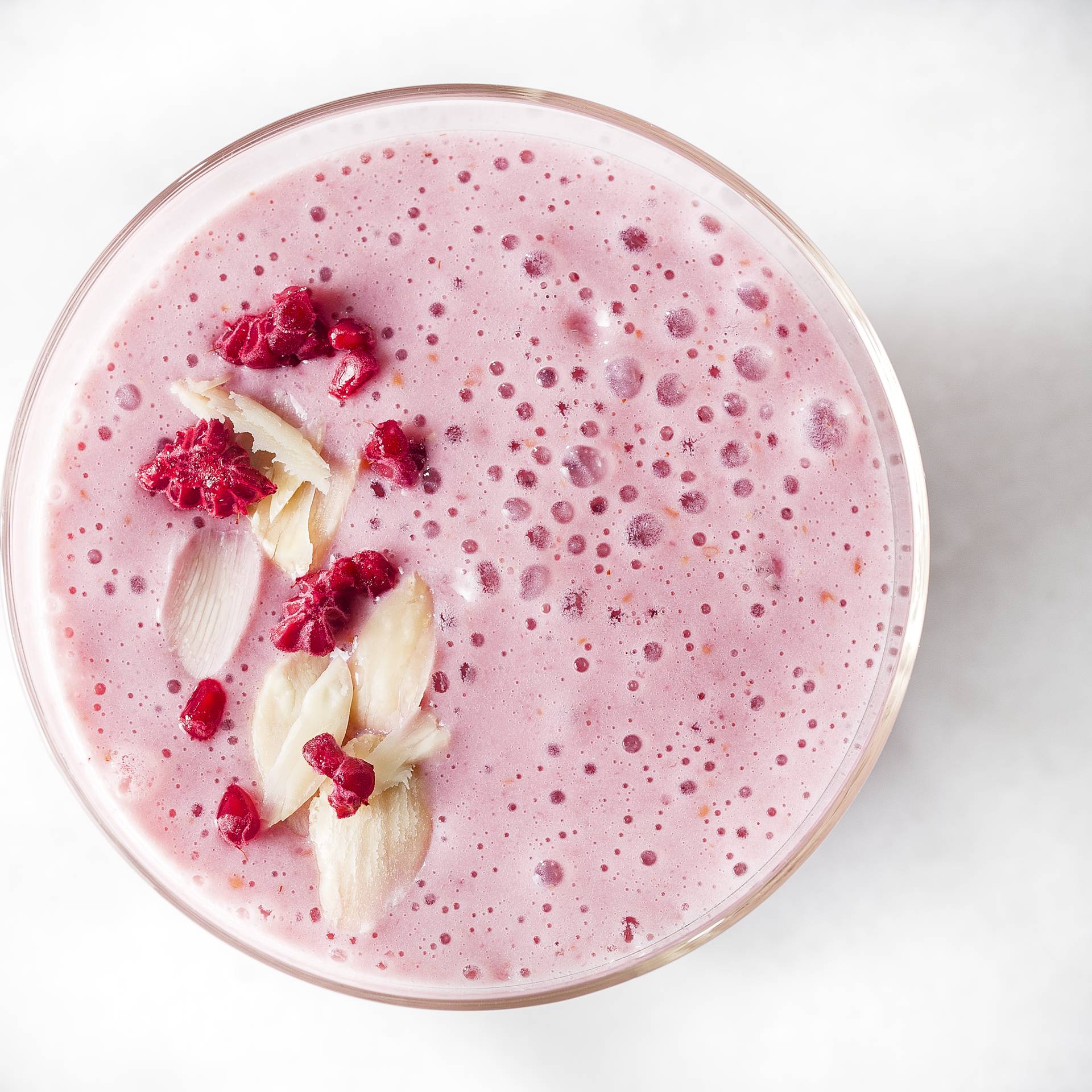Milkshake aux framboises & amandes - Recette Ultrablend Boost | Moulinex