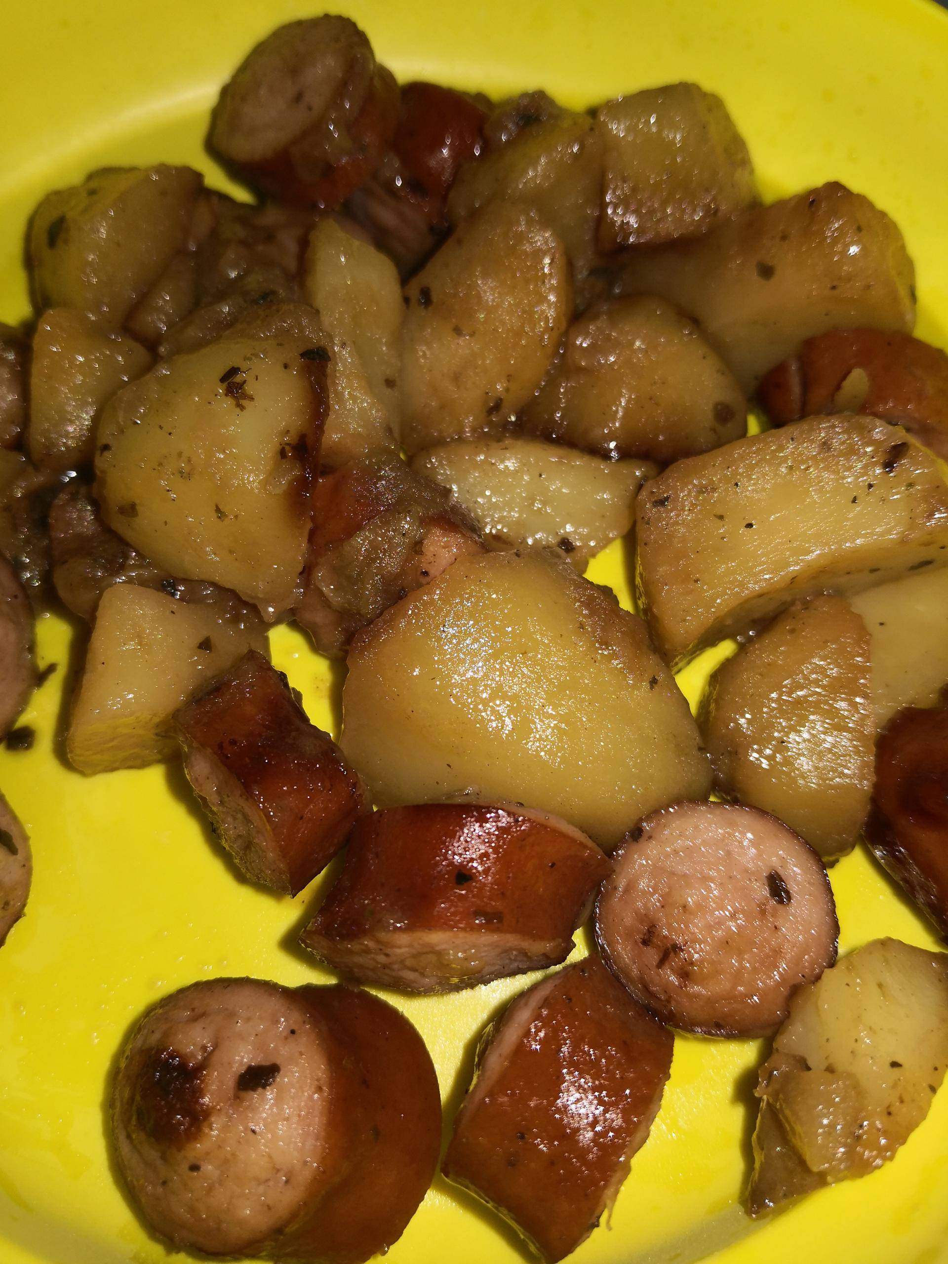 Saucisses de Francfort et ses pomme de terre - Recette Cookeo | Moulinex