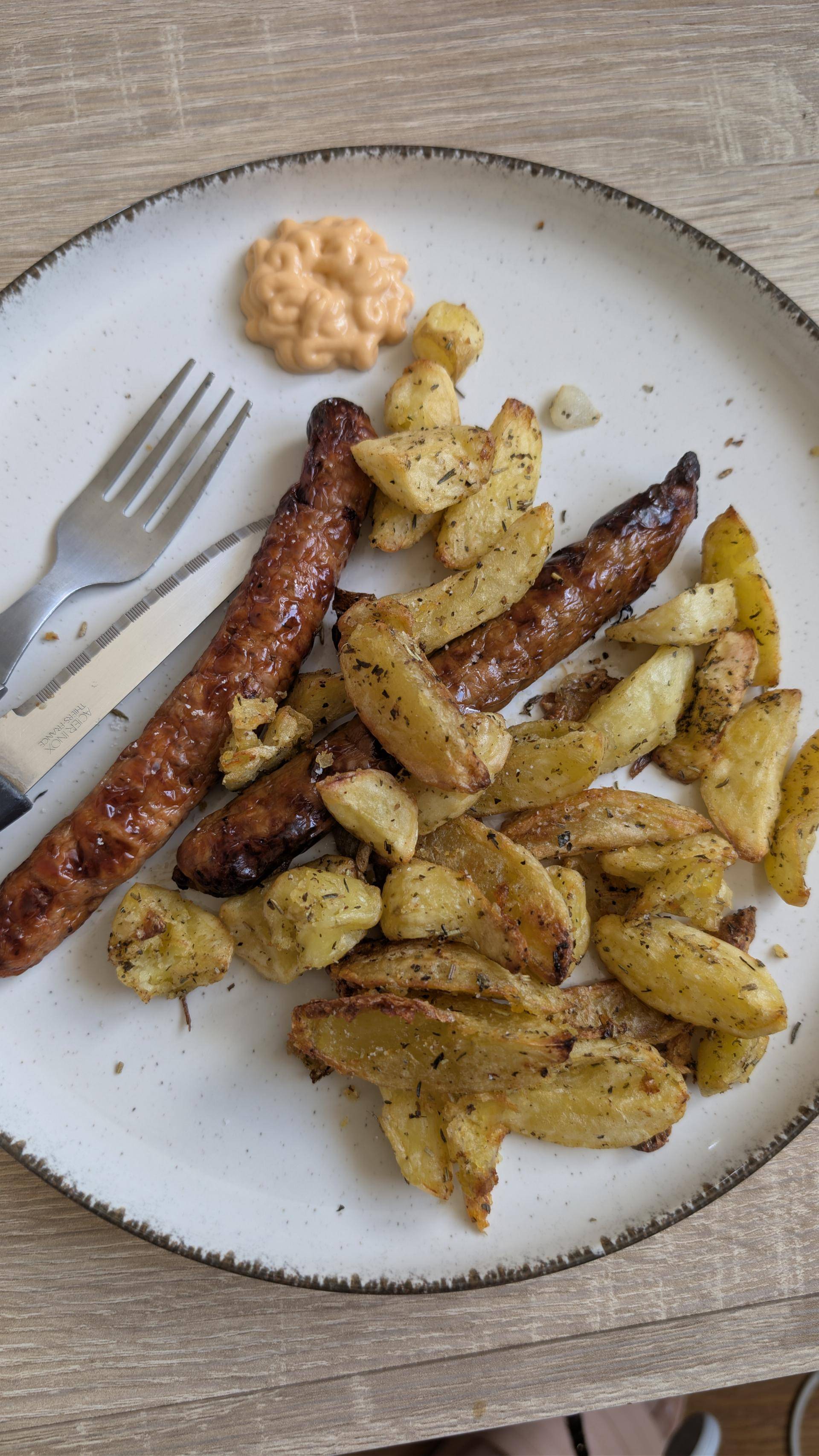 Chipolatas et frites (barbecue improvisé) - Recette Cookeo Infinity Autostir | Moulinex