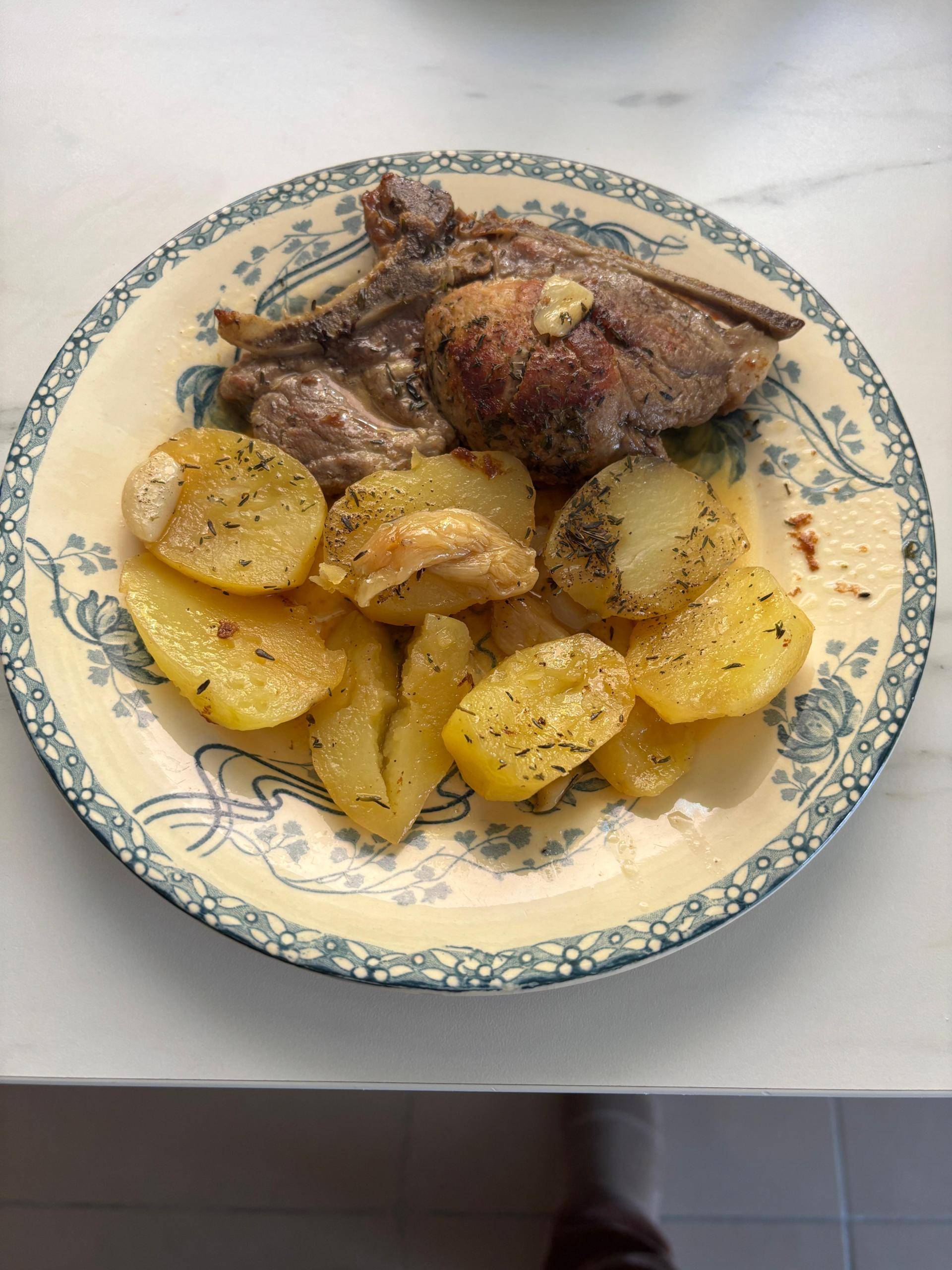 Côtes de porc échine pommes de terre à l’ail - Recette Cookeo V3 | Moulinex