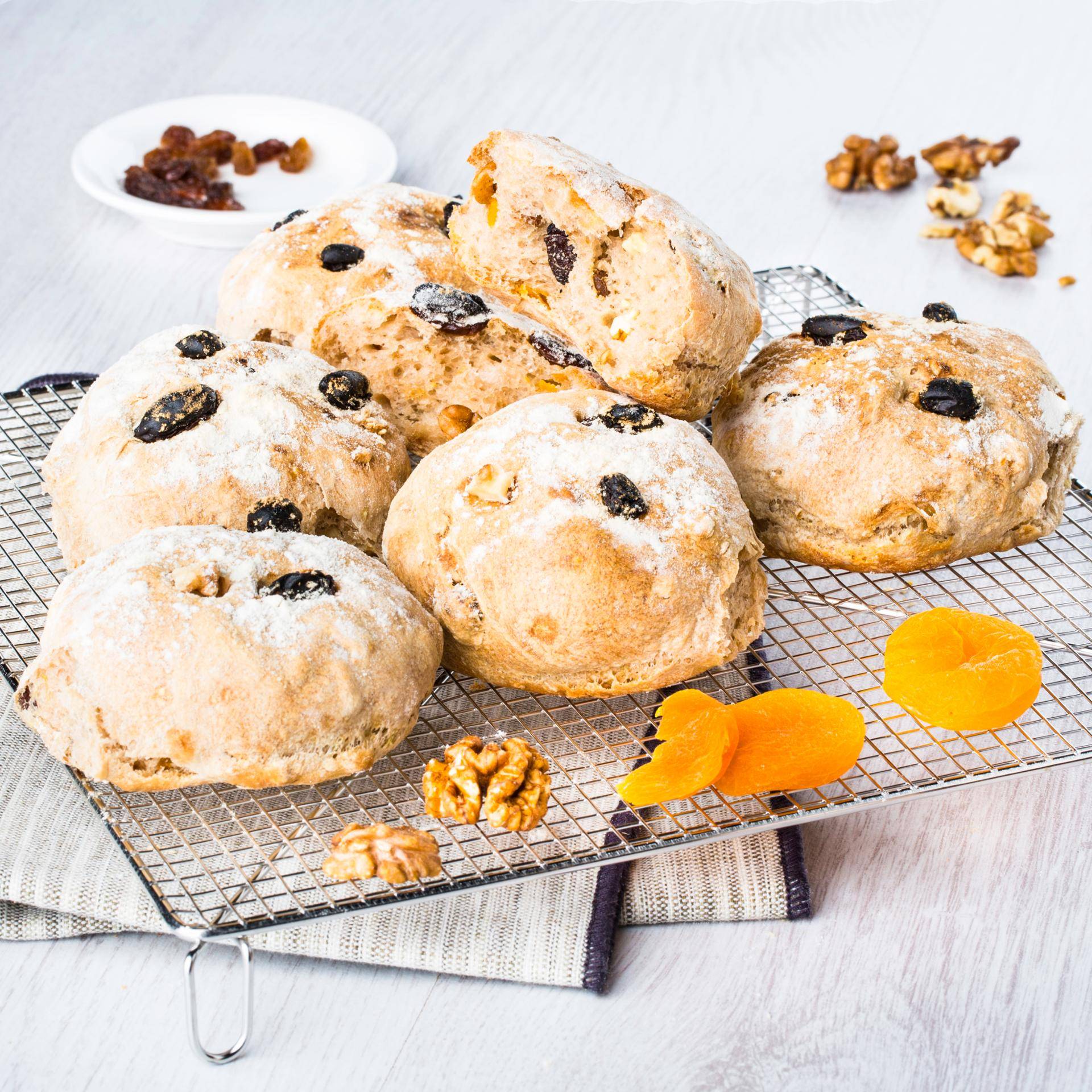 Petits pains aux noix et fruits secs - Recette Companion | Moulinex