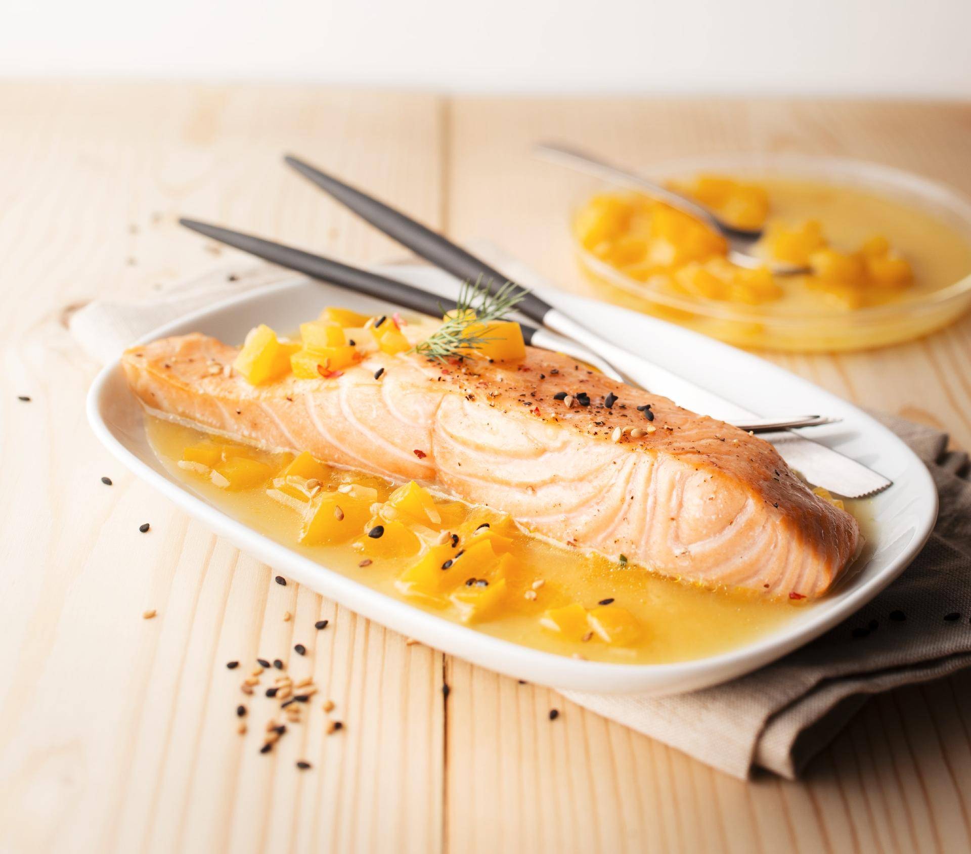 Saumon sauce au poivron - Recette Cookeo | Moulinex