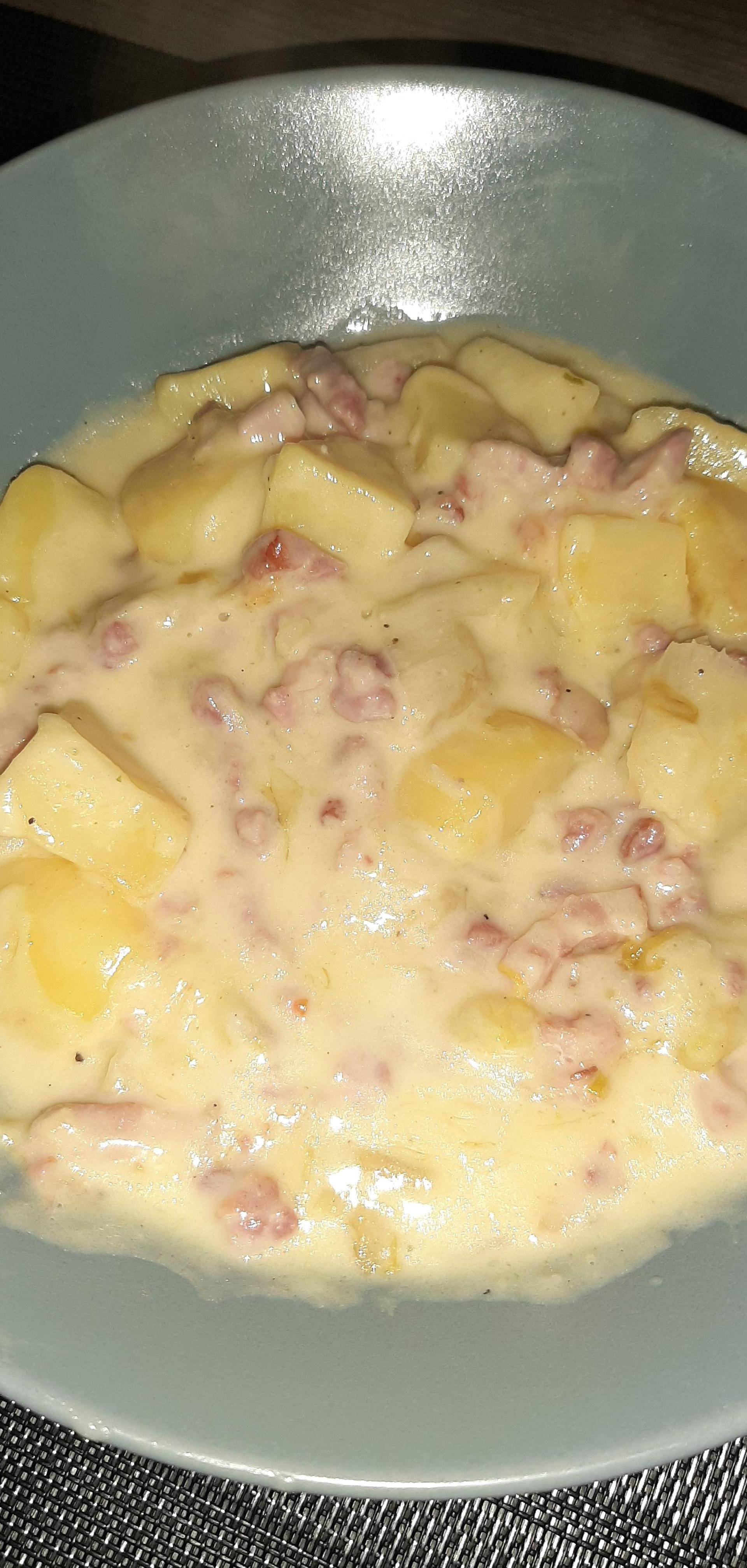 Pomme de terre au chicon, lardon, fromage à raclette et crème - Recette Cookeo | Moulinex