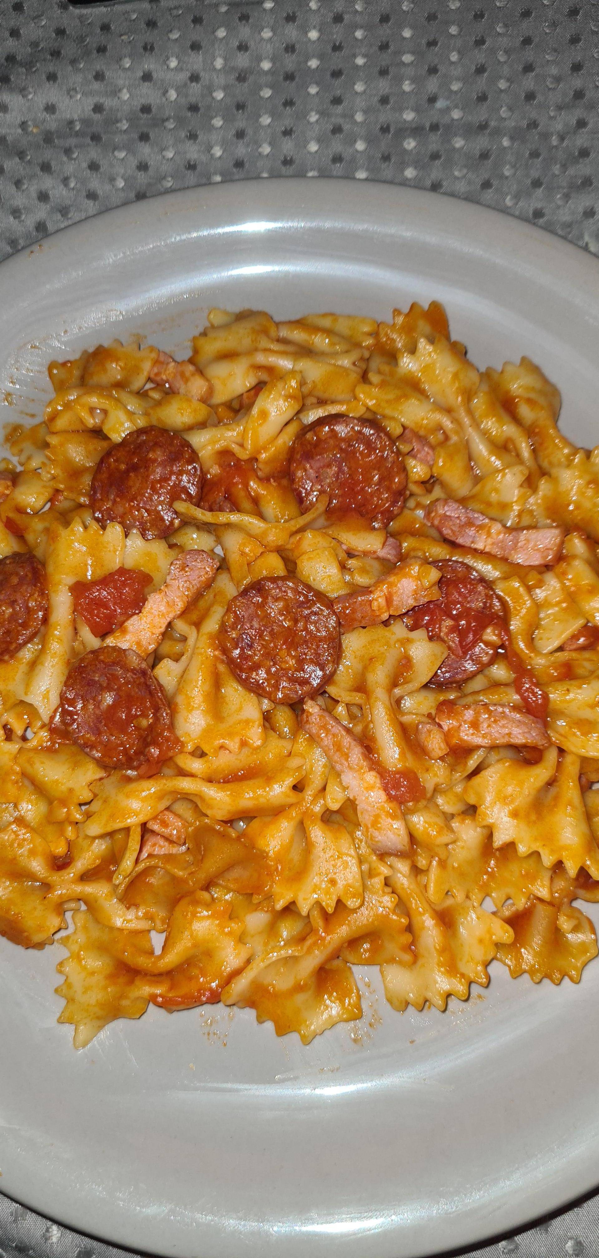 Pâtes au chorizo et lardons avec une pointe de crème - Recette Cookeo | Moulinex