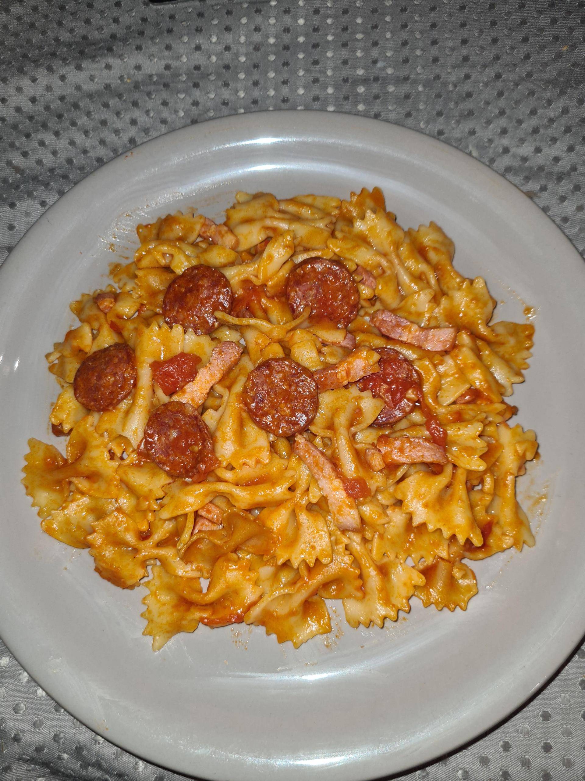 Pâtes au chorizo et lardons avec une pointe de crème - Recette Cookeo | Moulinex