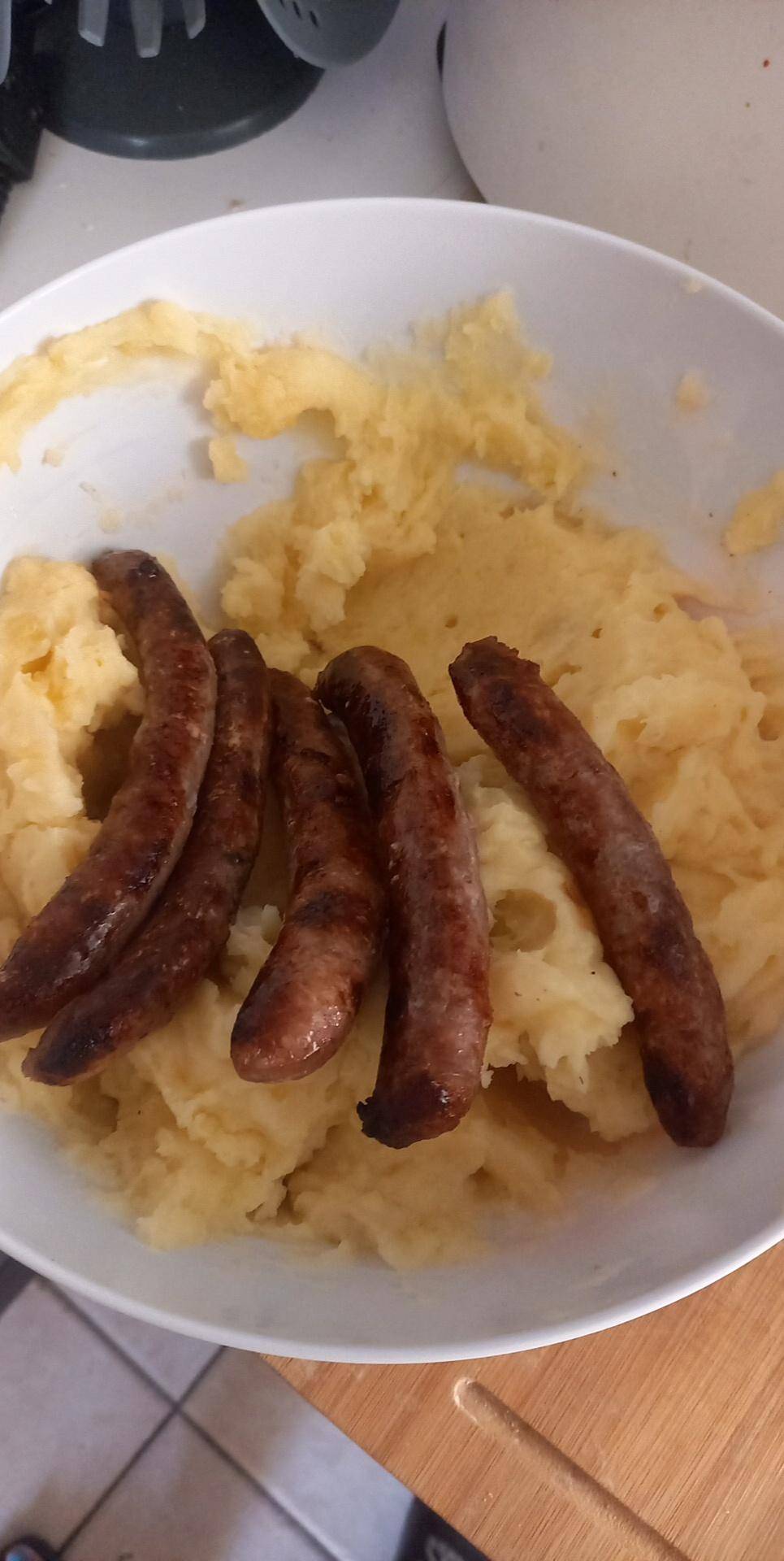 Saucisses avec sa purée de pommes de terre - Recette Cookeo | Moulinex