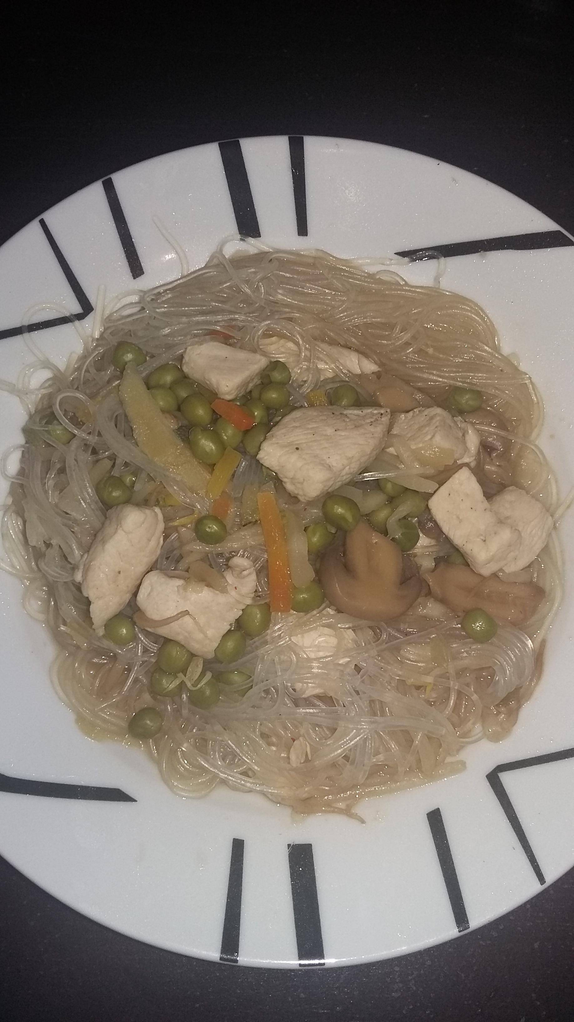 Soupe chinoise poulet vermicelles - Recette Cookeo | Moulinex