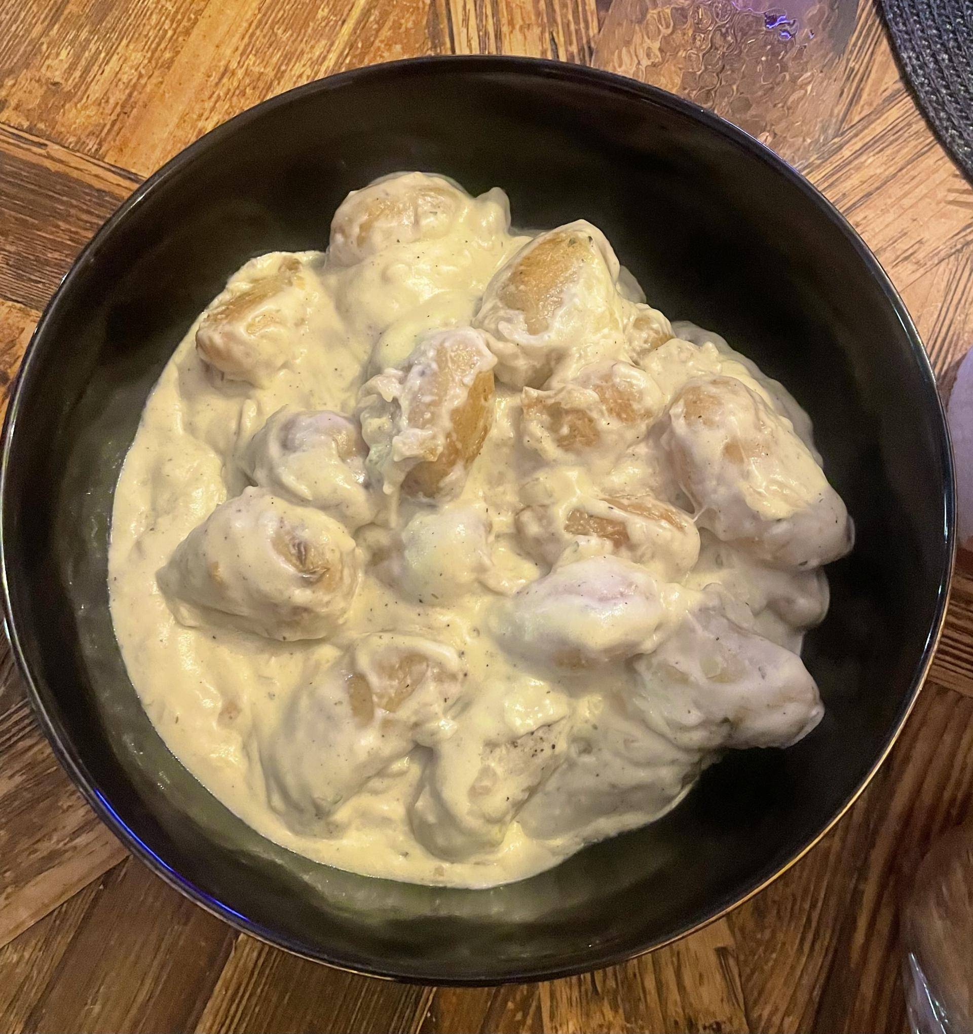 Poulet aux grenailles, sauce crémeuse à l’ail et aux fines herbes - Recette Cookeo V3 | Moulinex