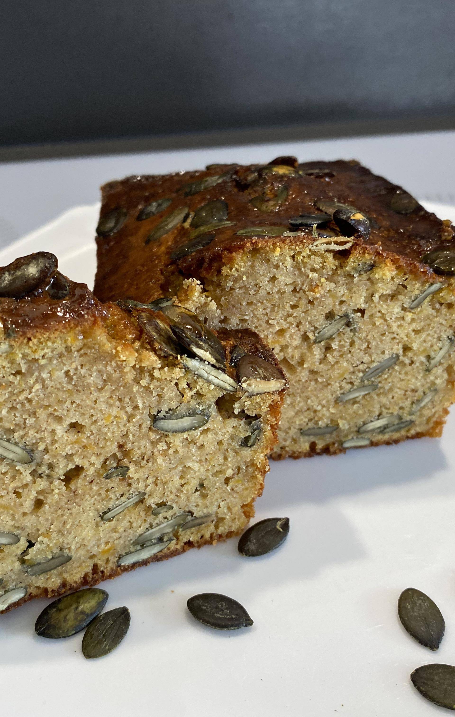 Cake butternut, épices pain d'épices et graines de courges - Recette Cookeo Infinity Autostir | Moulinex