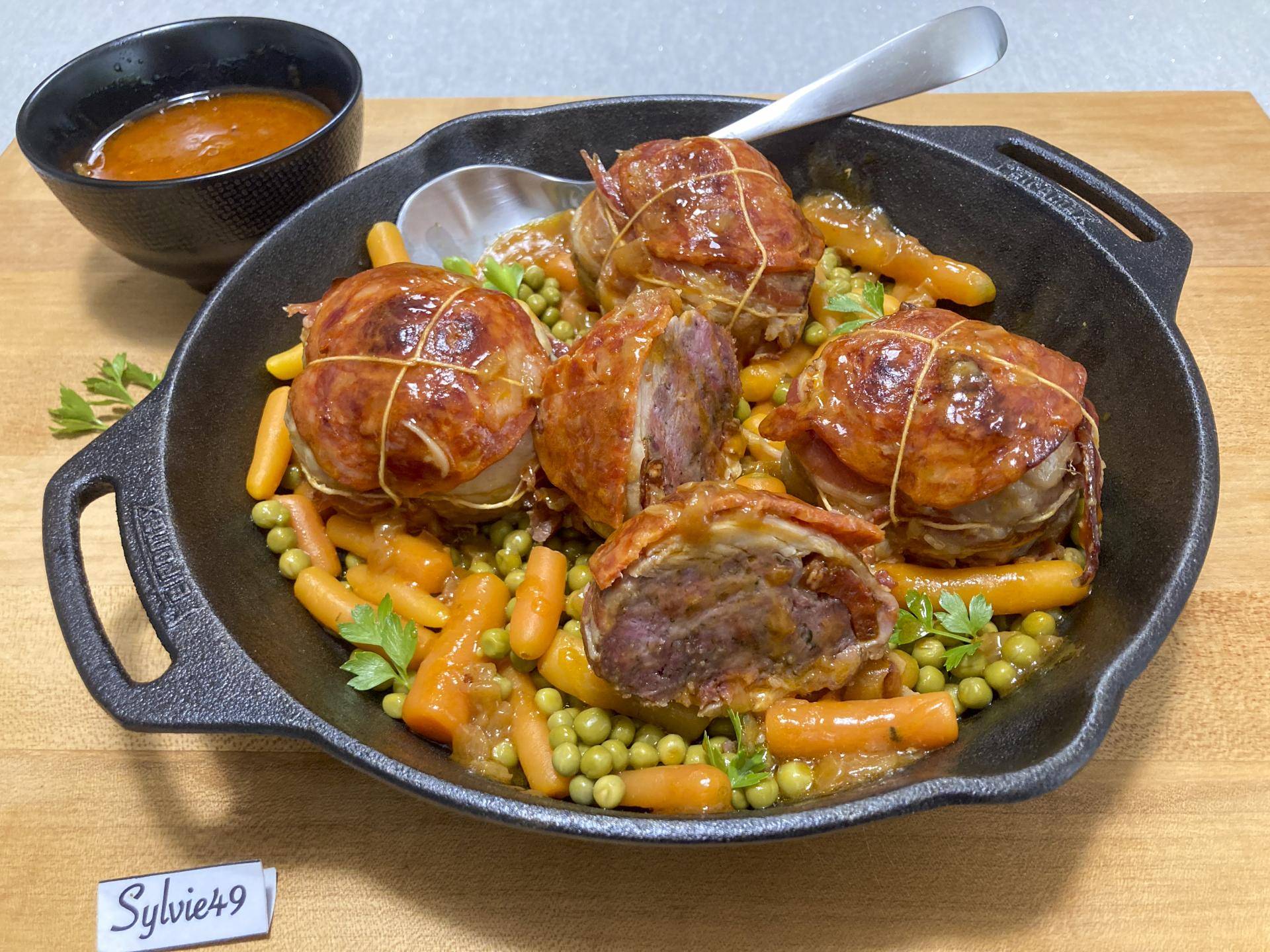Paupiettes de volaille en habit de chorizo et jus corsé - Recette Cookeo V3 | Moulinex